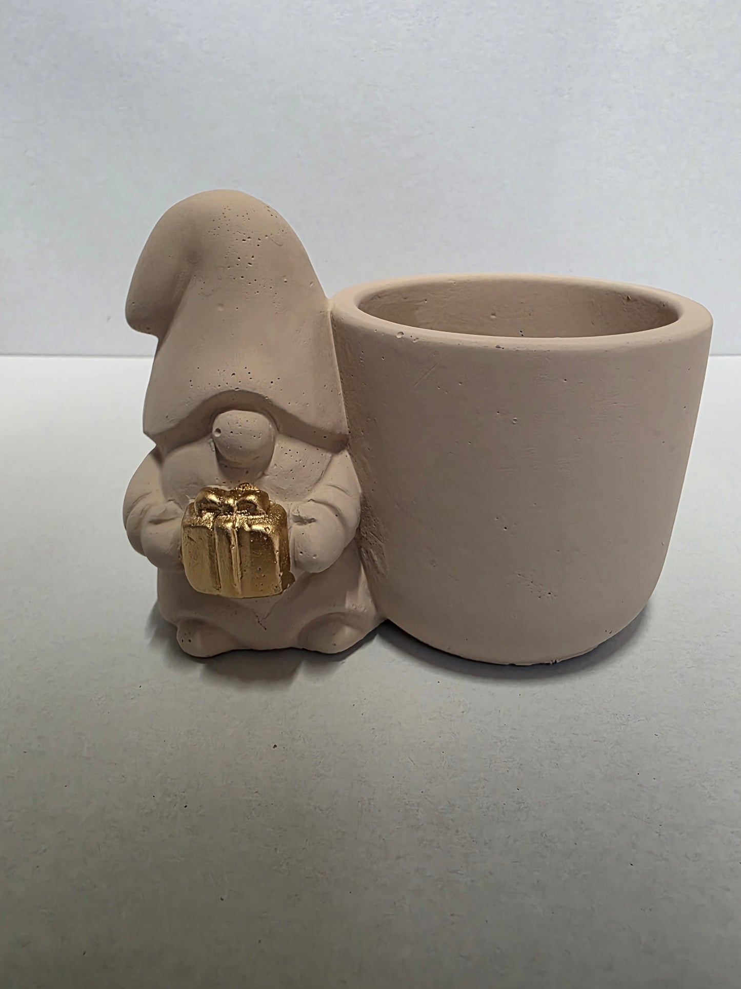 Cement Pot Xmas Gnome Beige 16cm