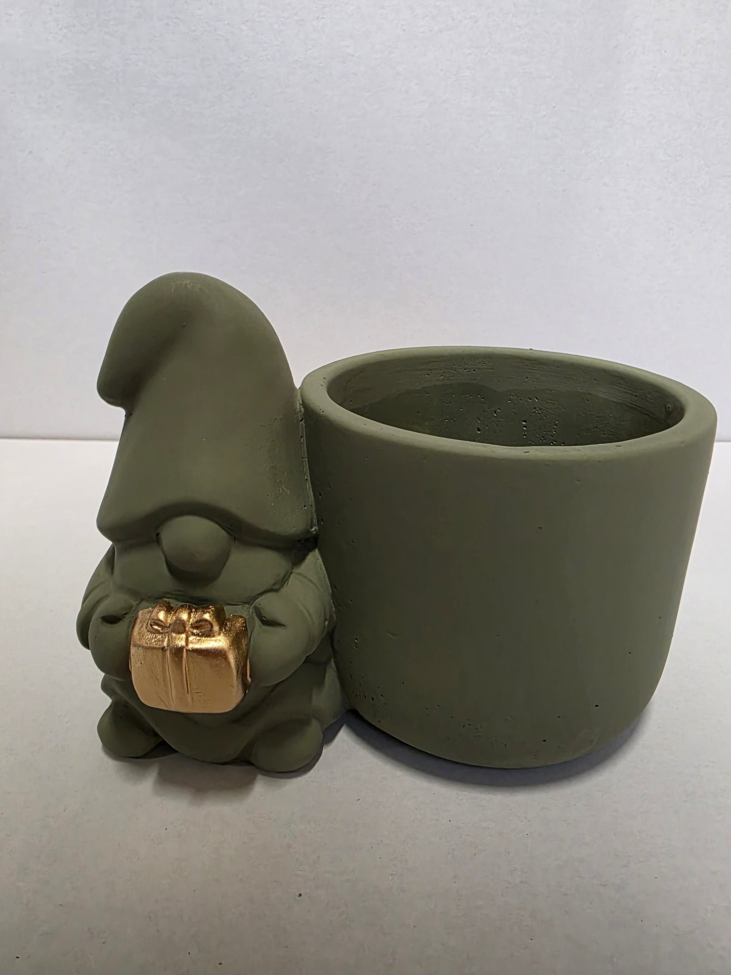 Cement Xmas Gnome Pot Green 16cm