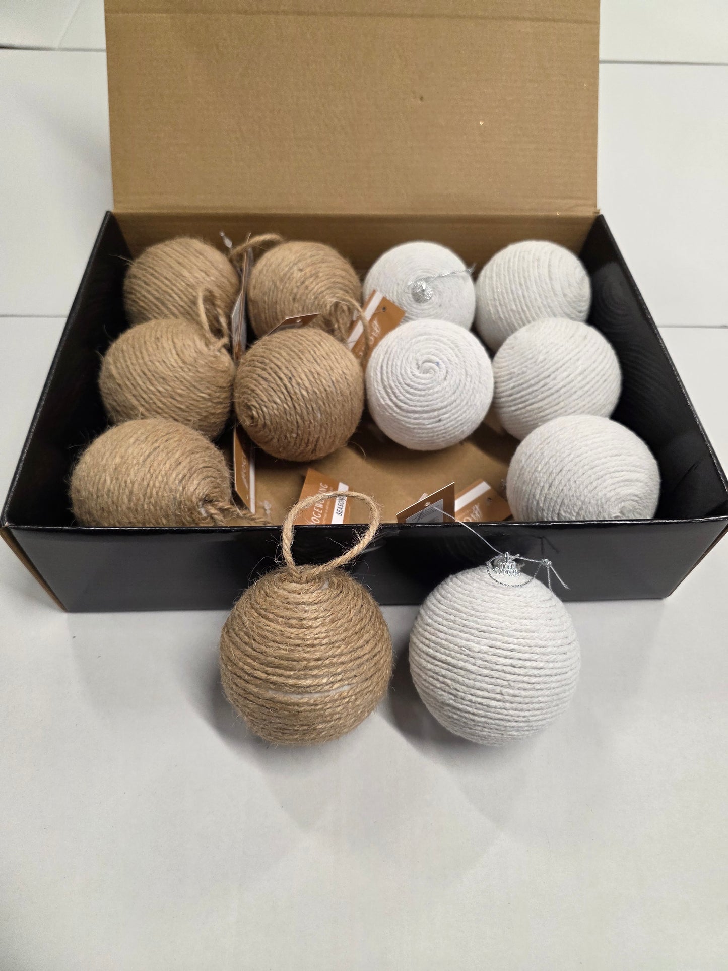 Bauble Jute Natural/white 8cm X12