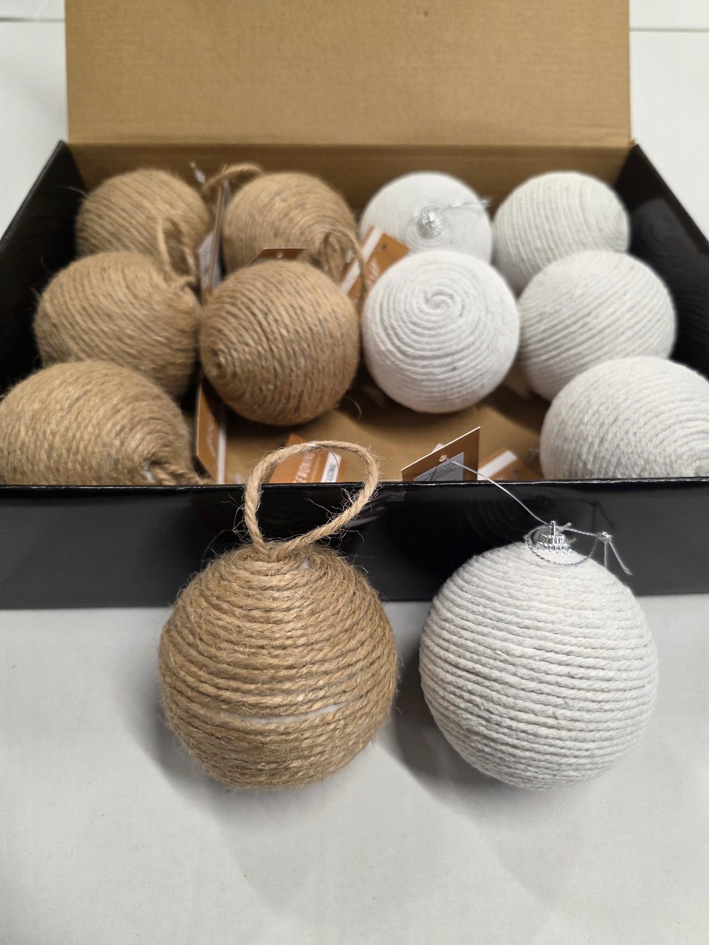 Bauble Jute Natural/white 8cm X12