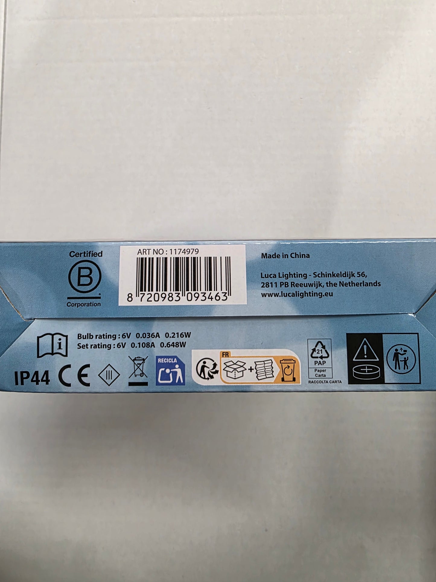 L E D Inflatable Bauble 40cm Gold