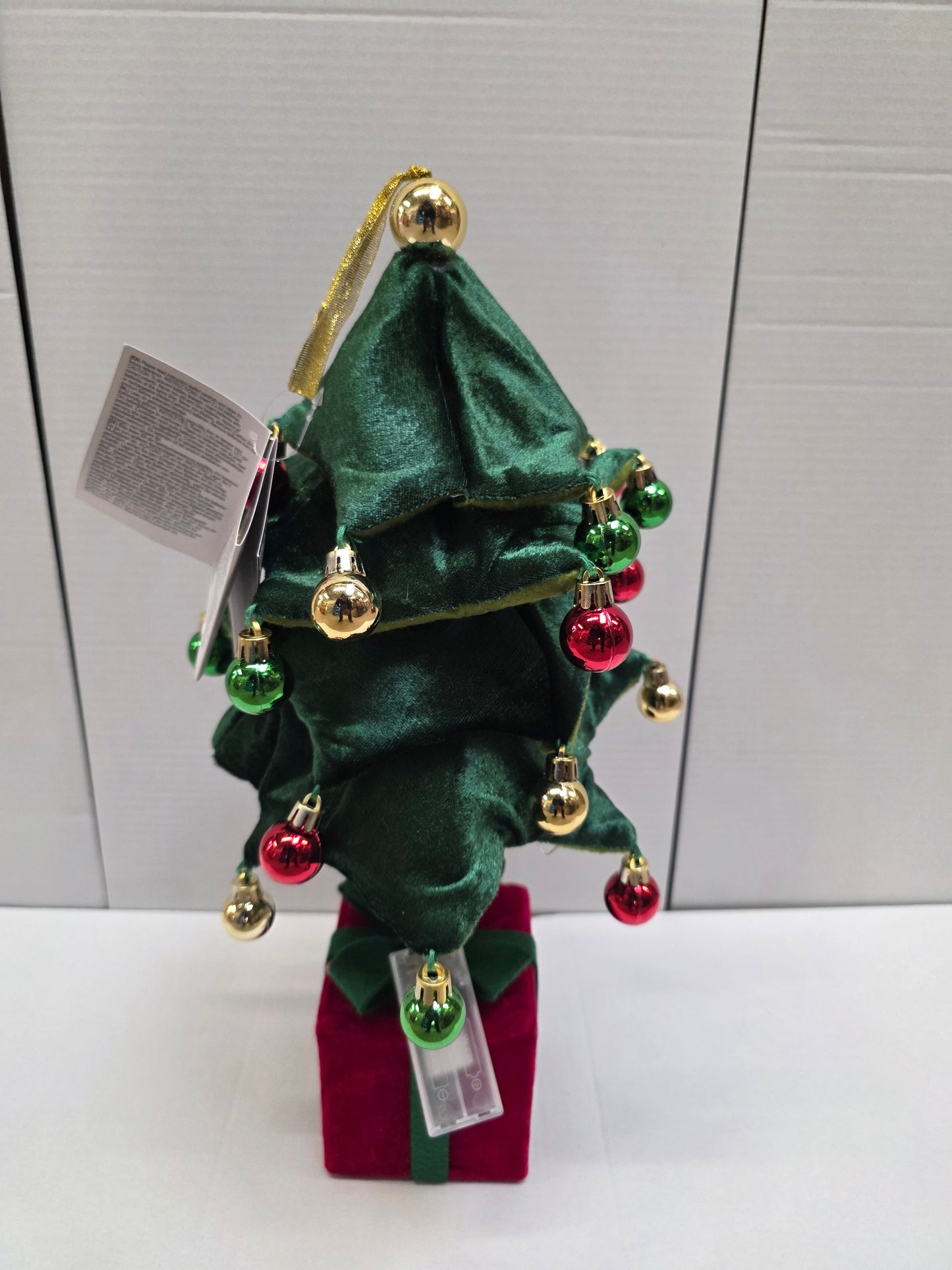L E D Xmas Tree Green Battery 45x19cm