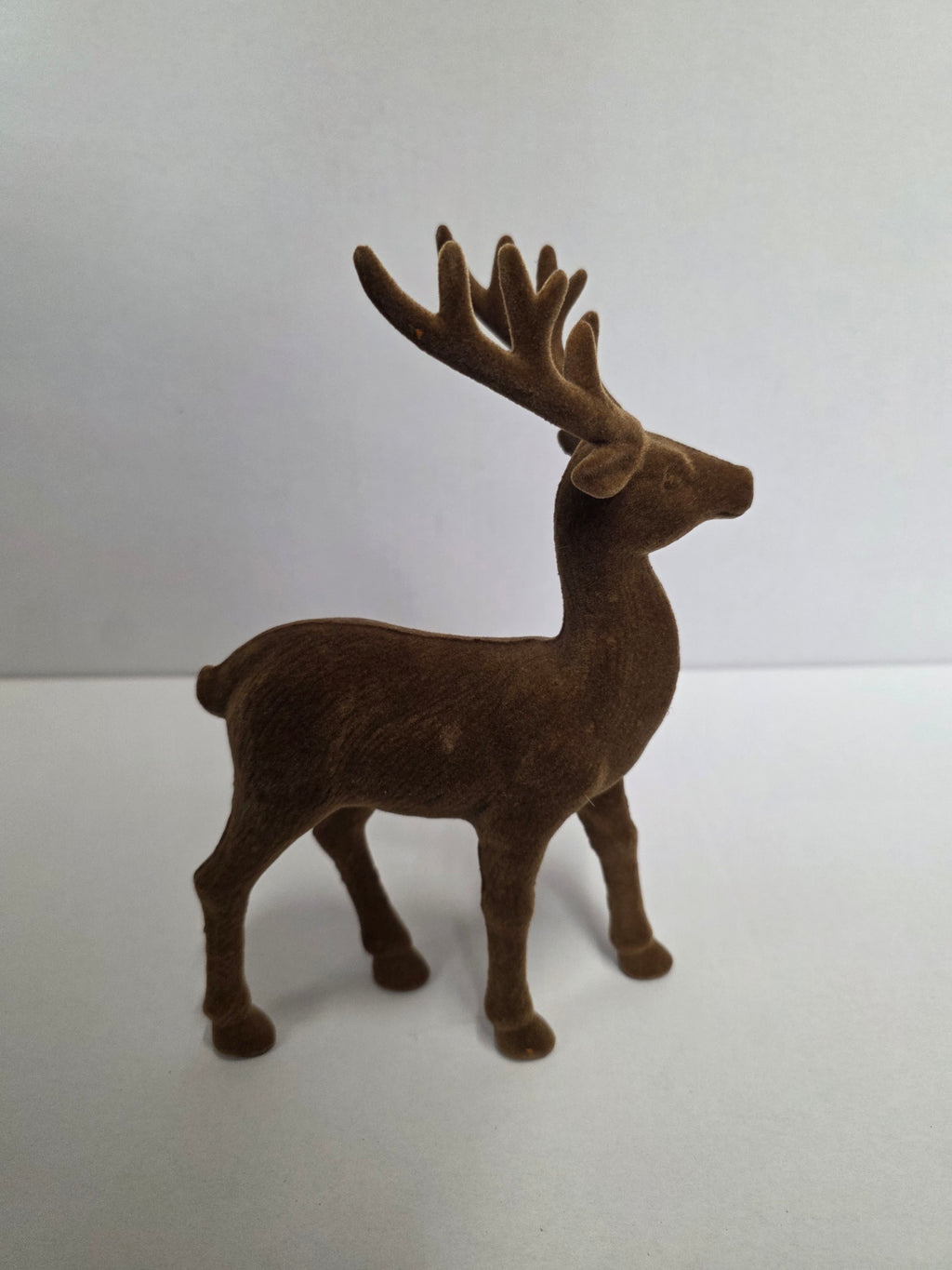 Standing Flock Deer Brown 21x13cm