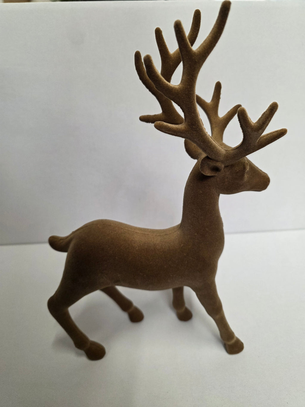 Standing Flock Deer Brown 22x35cm