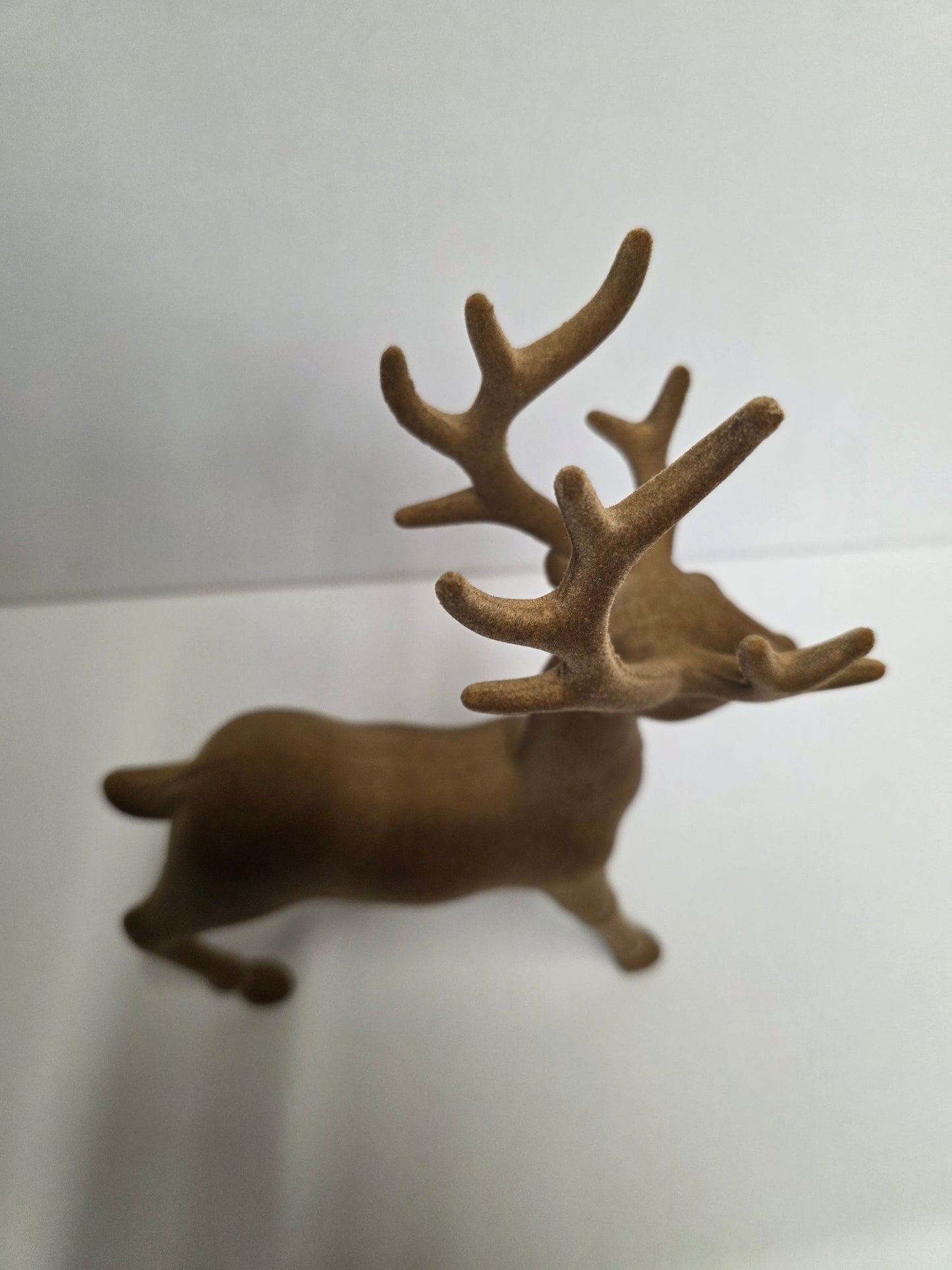 Standing Flock Deer Brown 22x35cm