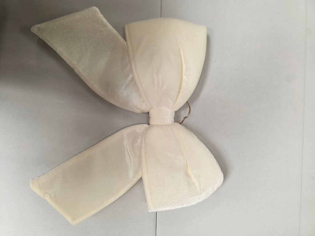 Bow Velvet Cream 48cm
