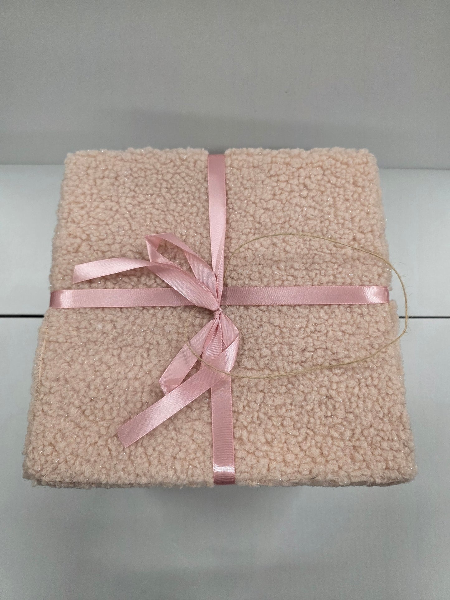 Hanging Gift Box Fluff Pink 30cm X1
