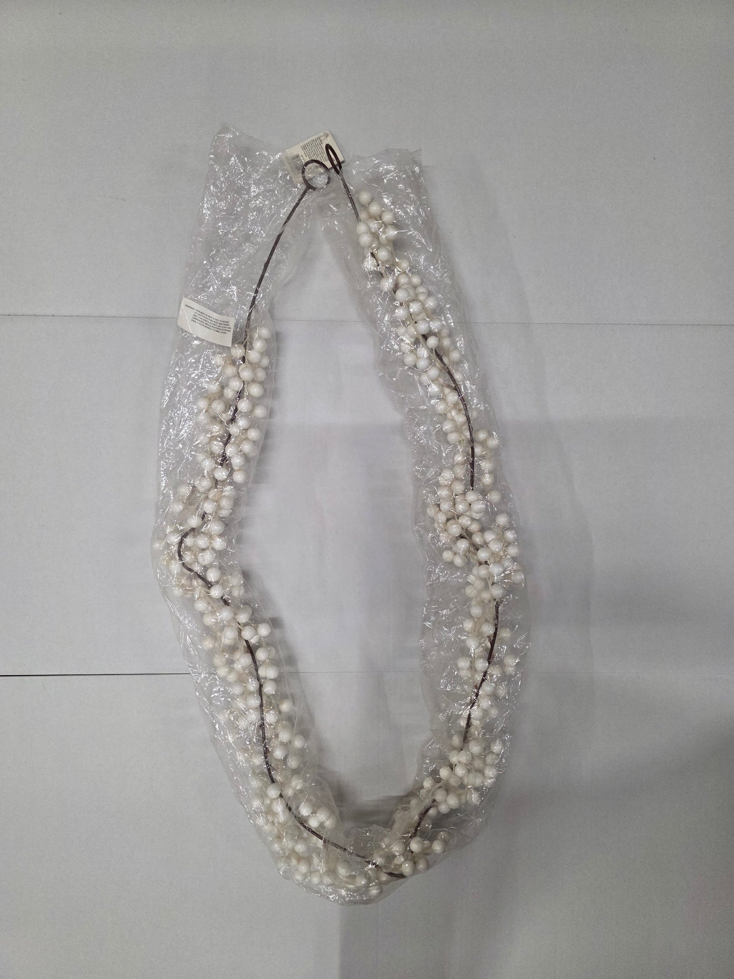 Garland Berry White 180cm