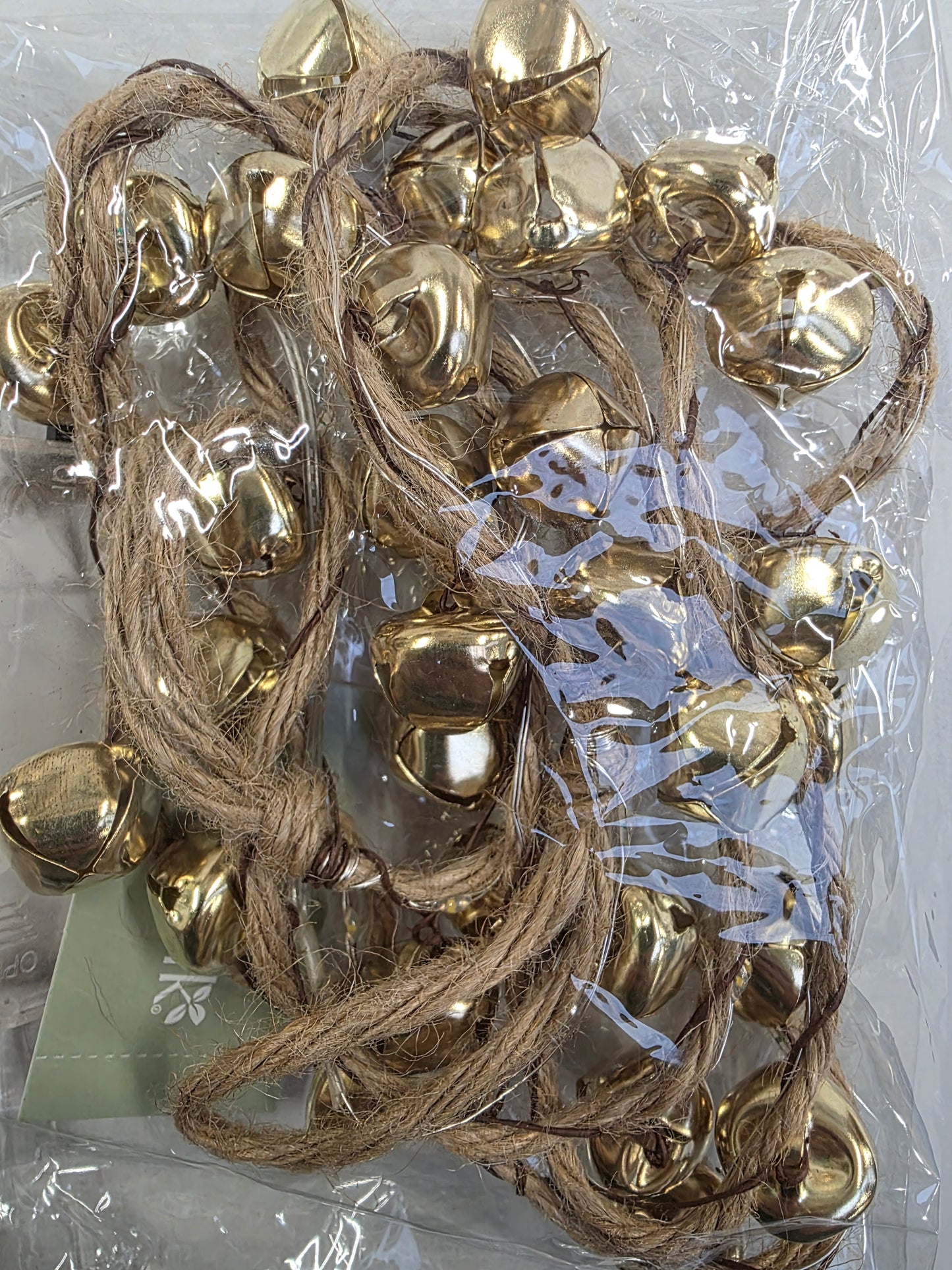 Garland L E D Bell Gold 180cm