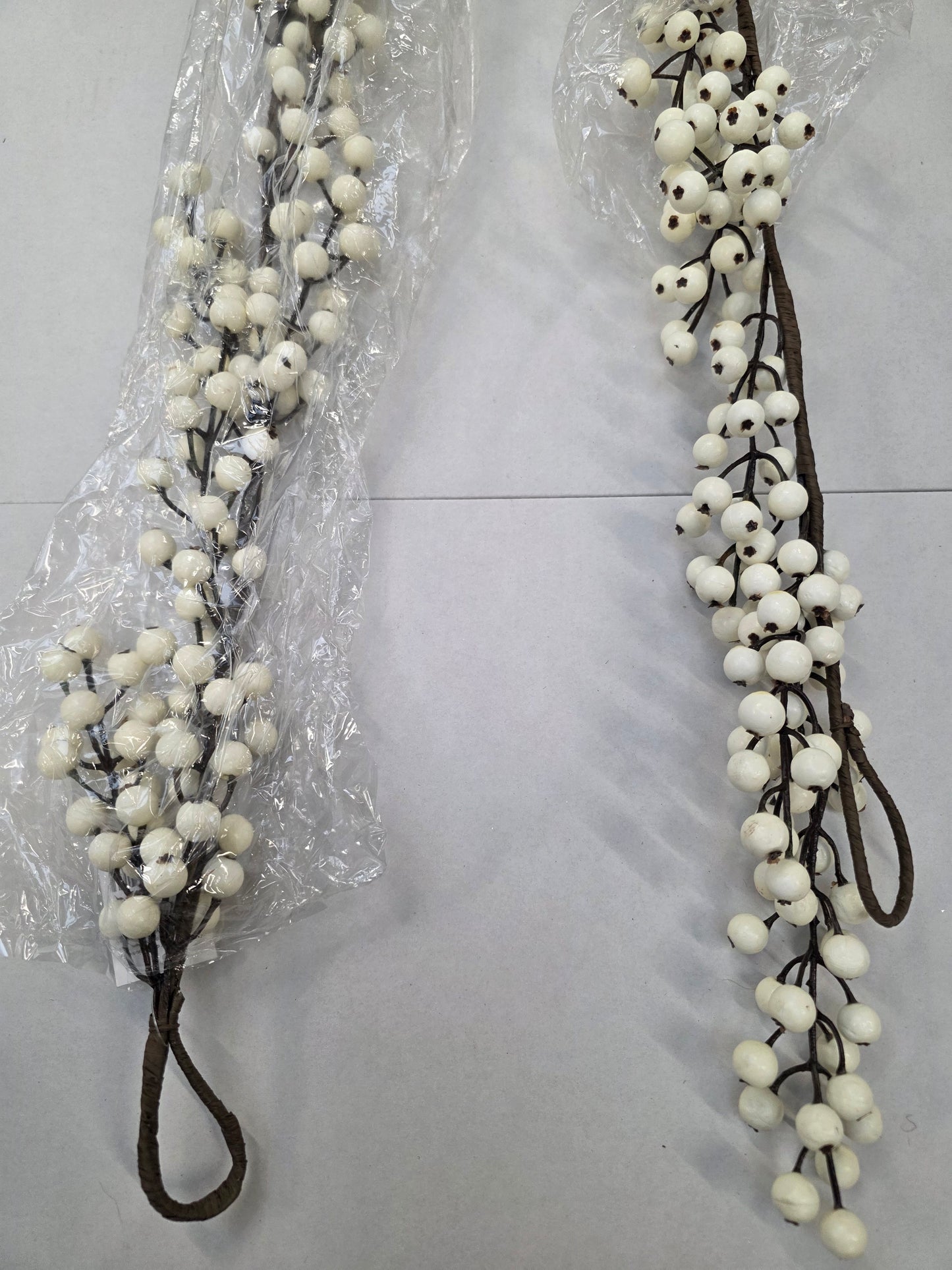 Garland Winter Berry Garland White 152cm