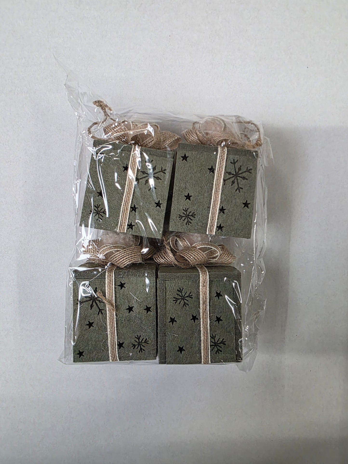 Felt Hanging Gift Green 9x6cm X4