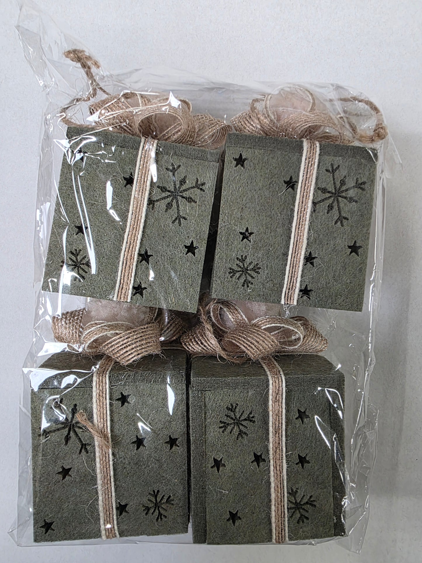 Felt Hanging Gift Green 9x6cm X4