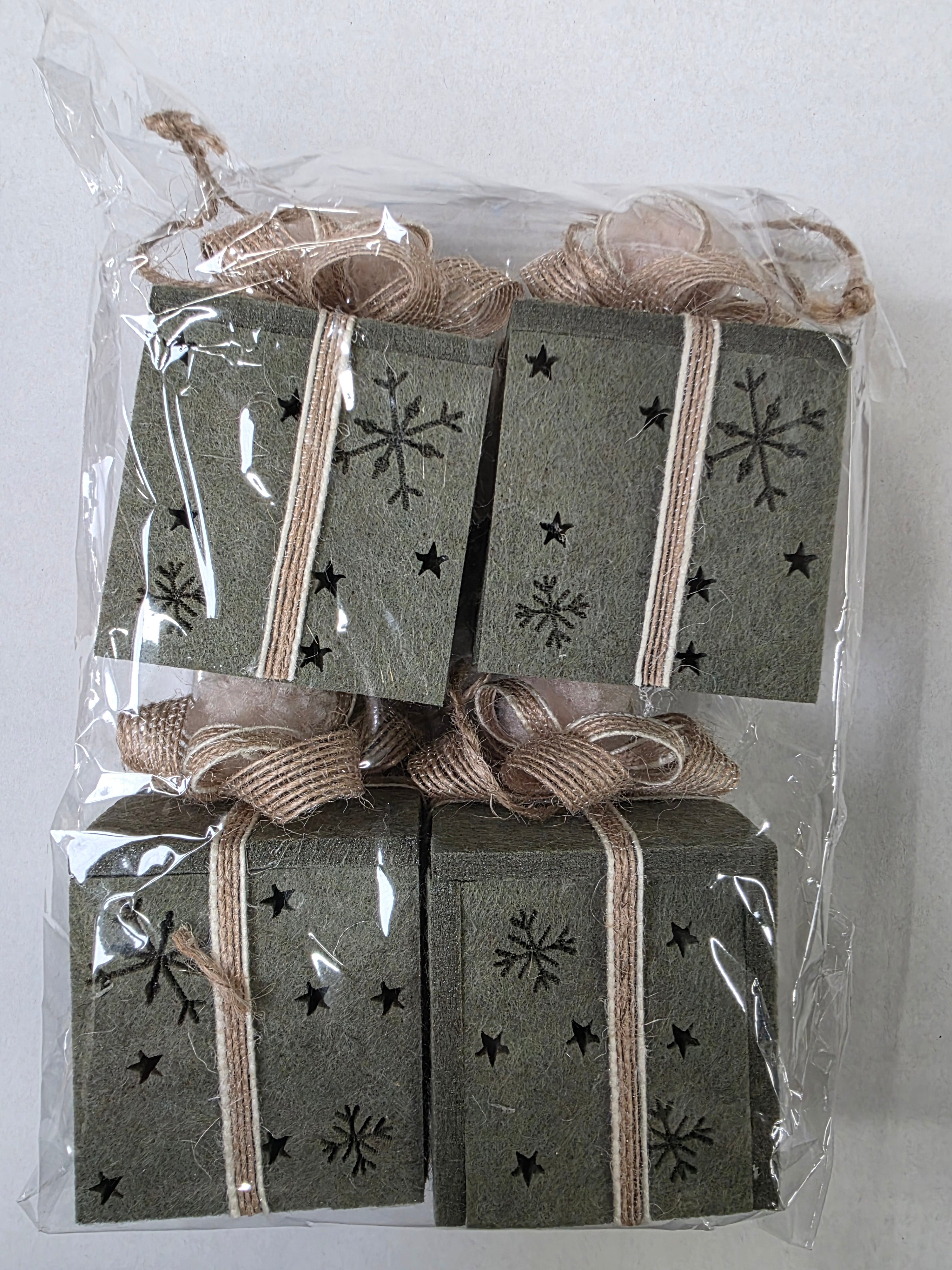 Felt Hanging Gift Green 9x6cm X4