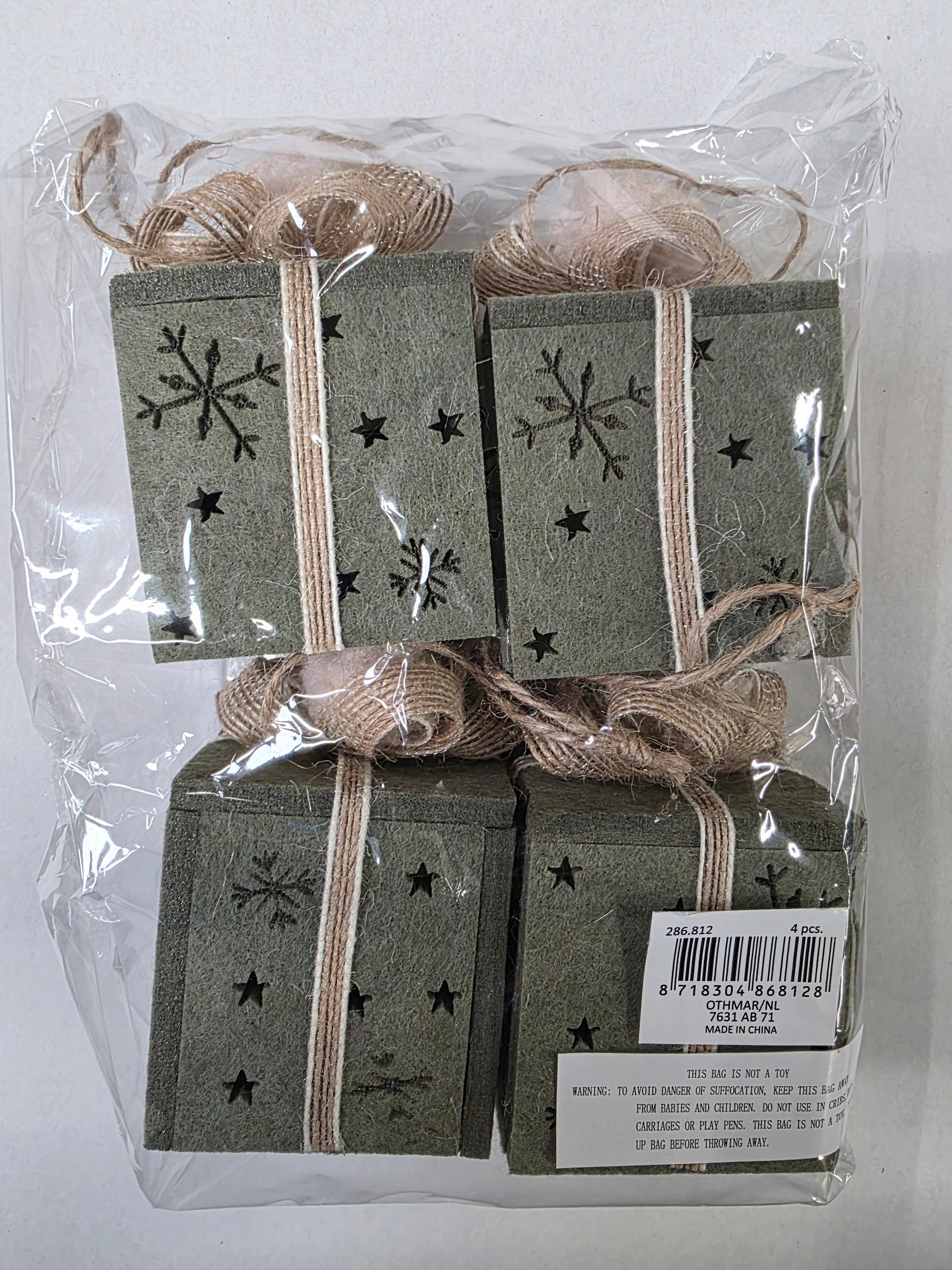 Felt Hanging Gift Green 9x6cm X4