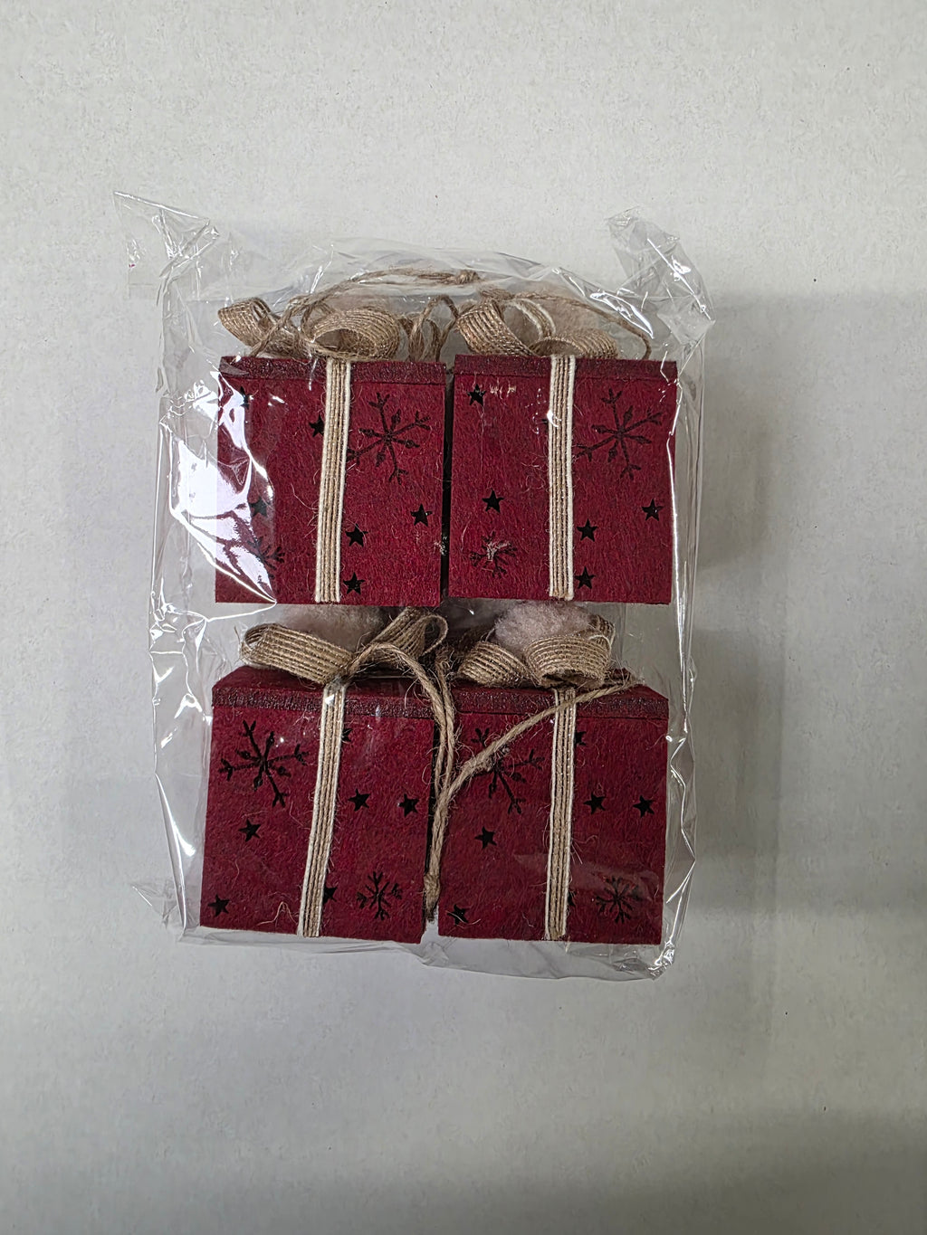 Felt Hanging Gift Red 9x6cm X4