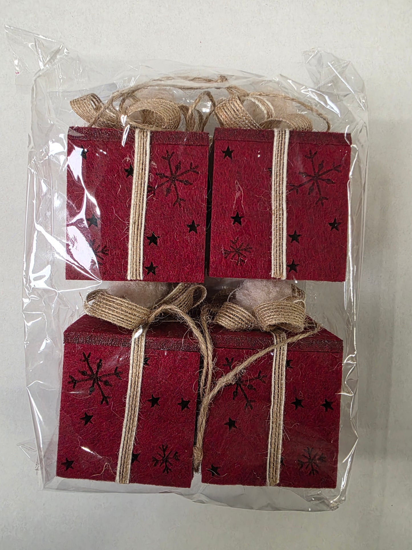 Felt Hanging Gift Red 9x6cm X4