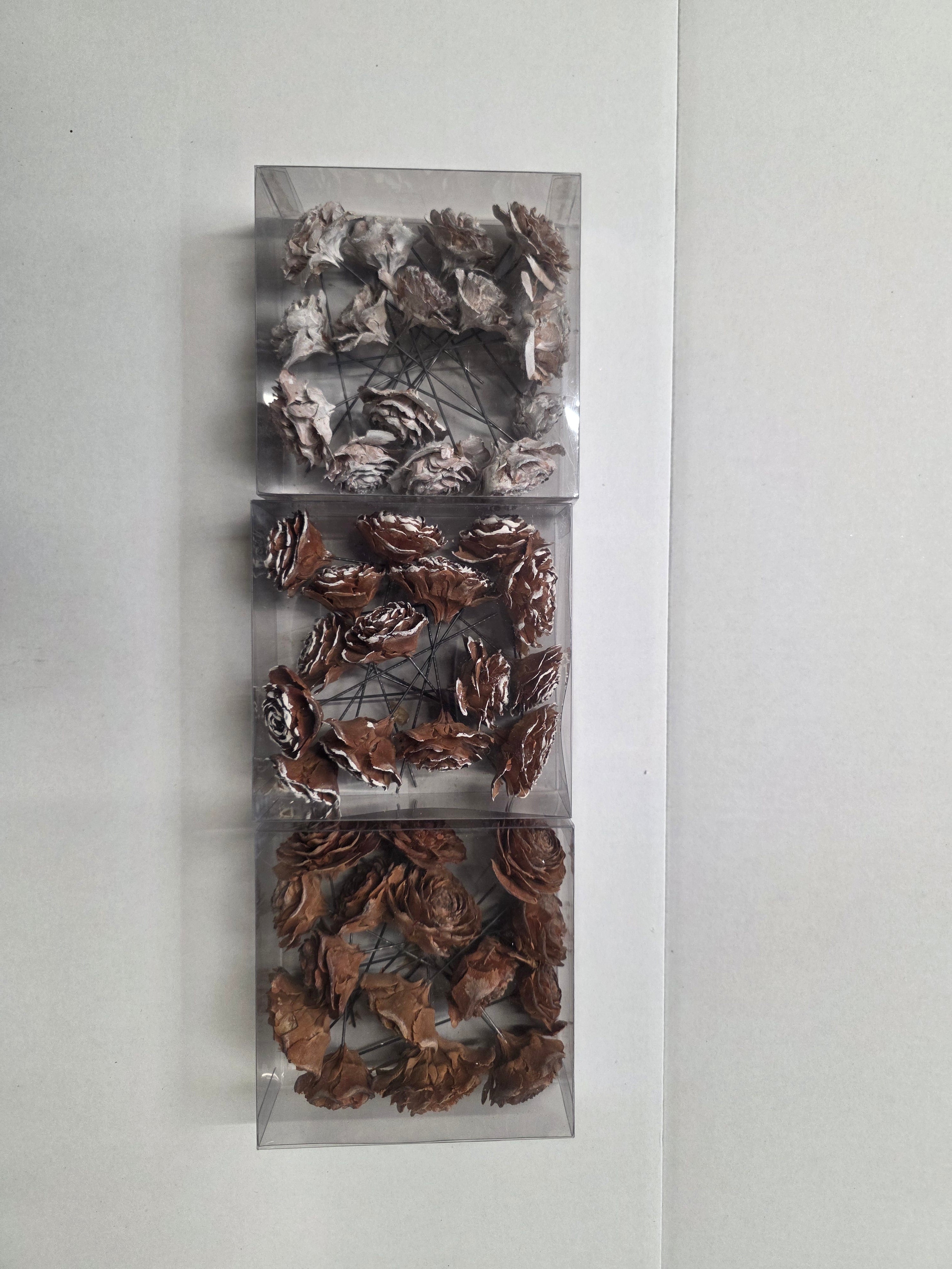Cedar Rose On Wire In Box Assort 15cm (one box)