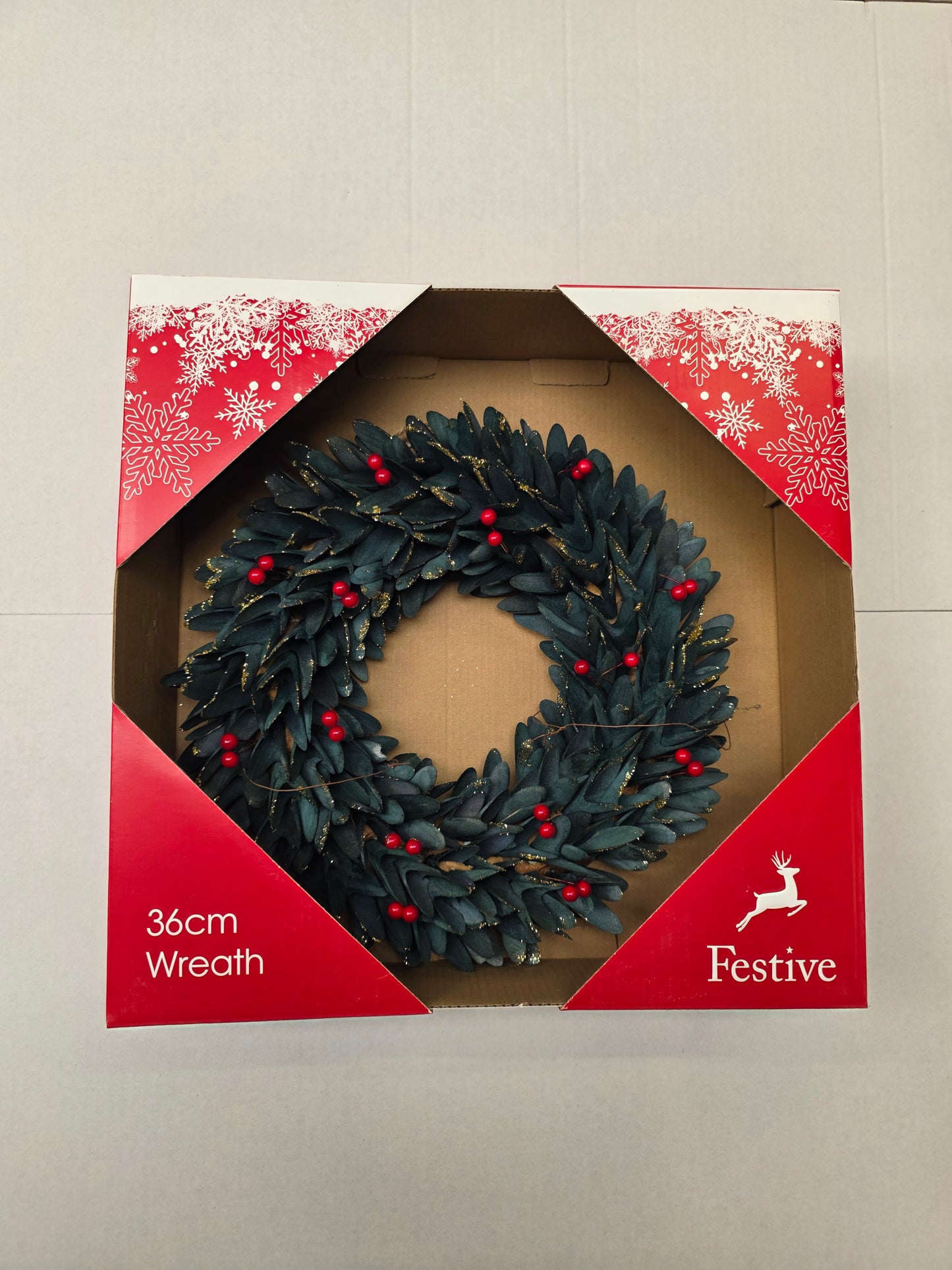 Dried Wreath Green Leaf & Berry 36cm