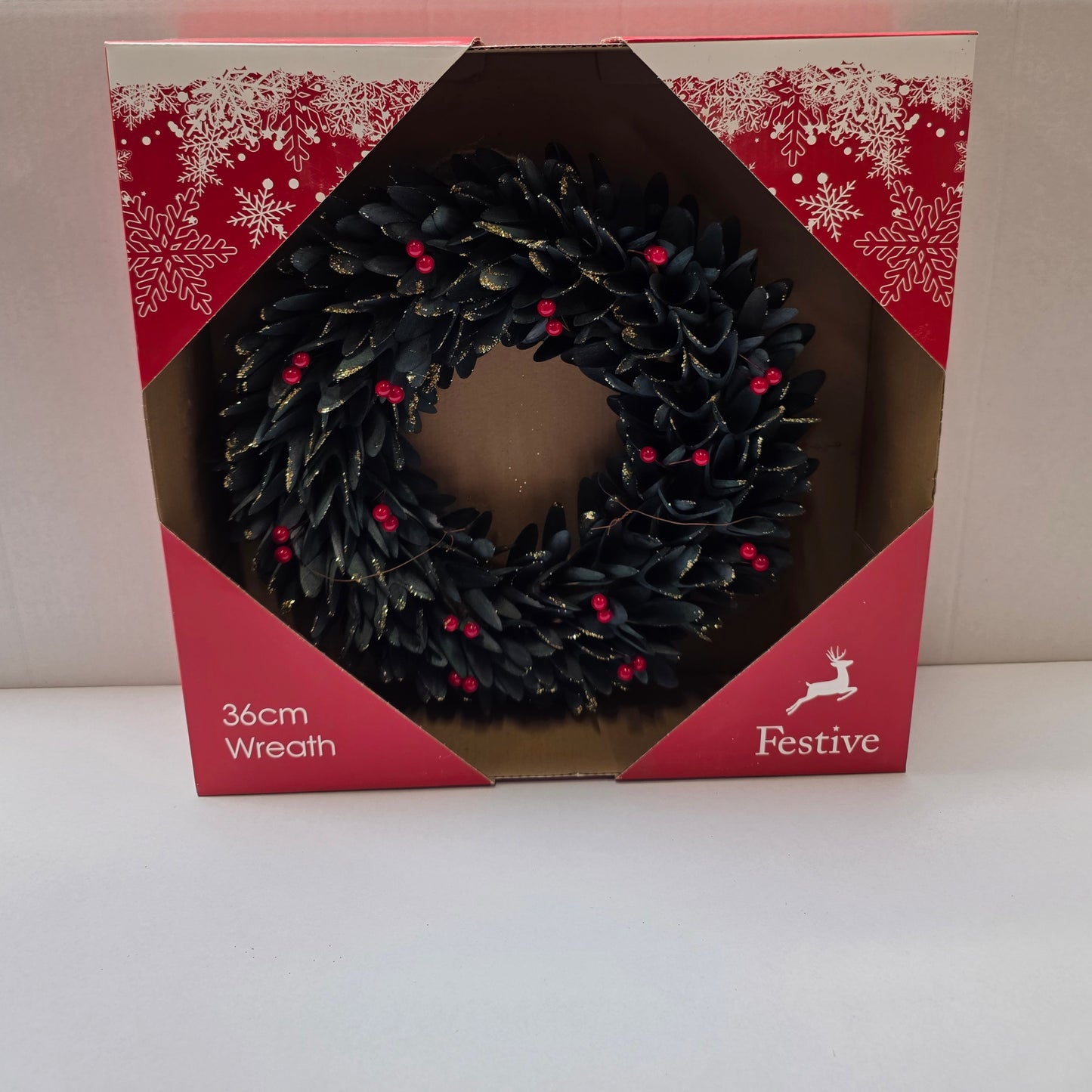 Dried Wreath Green Leaf & Berry 36cm