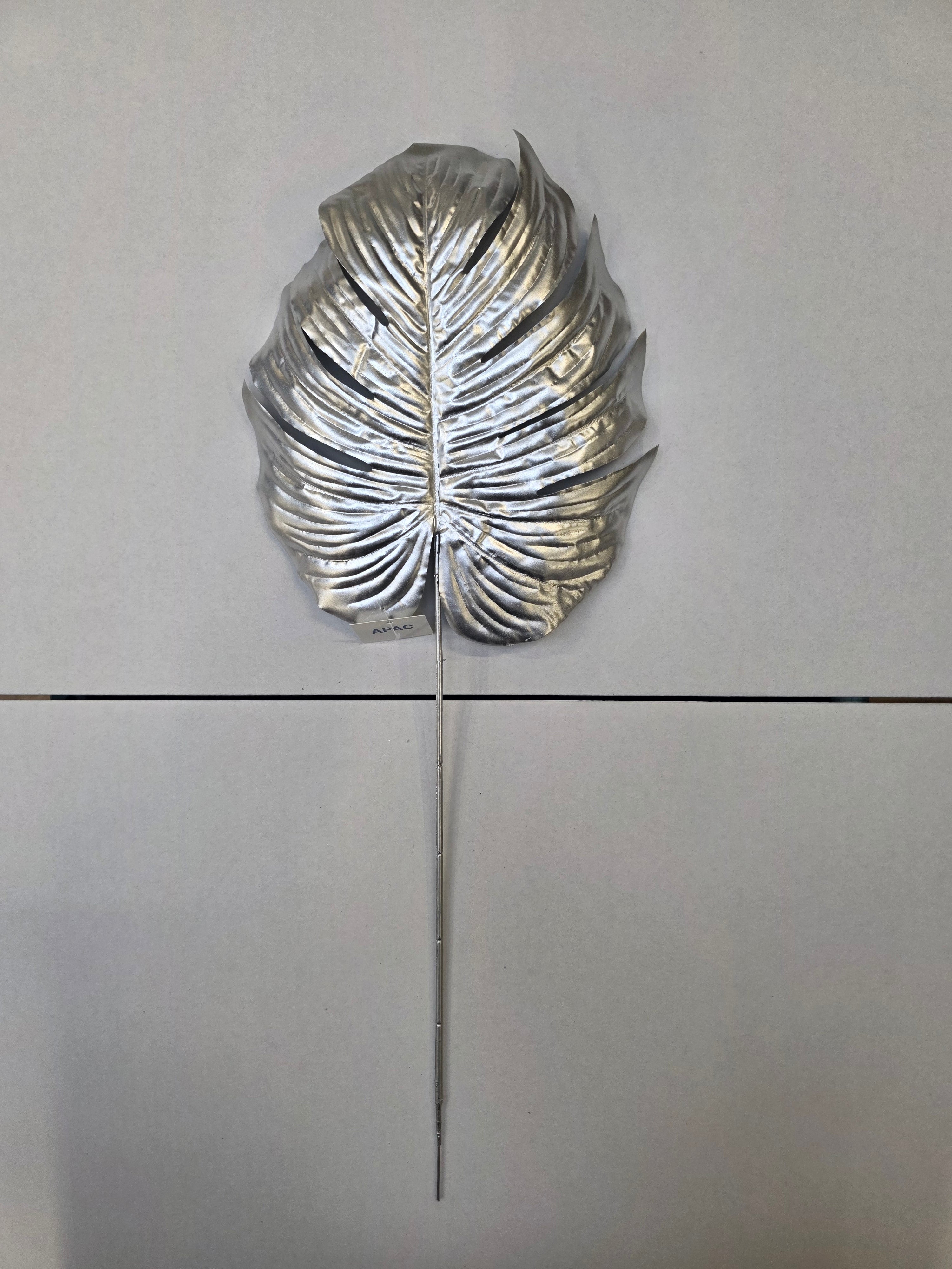 Metallic Monstera Leaf Med Silver