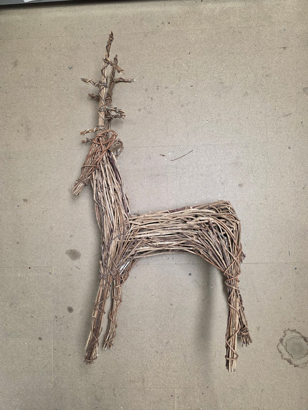 Reindeer Standing Vine 137cm