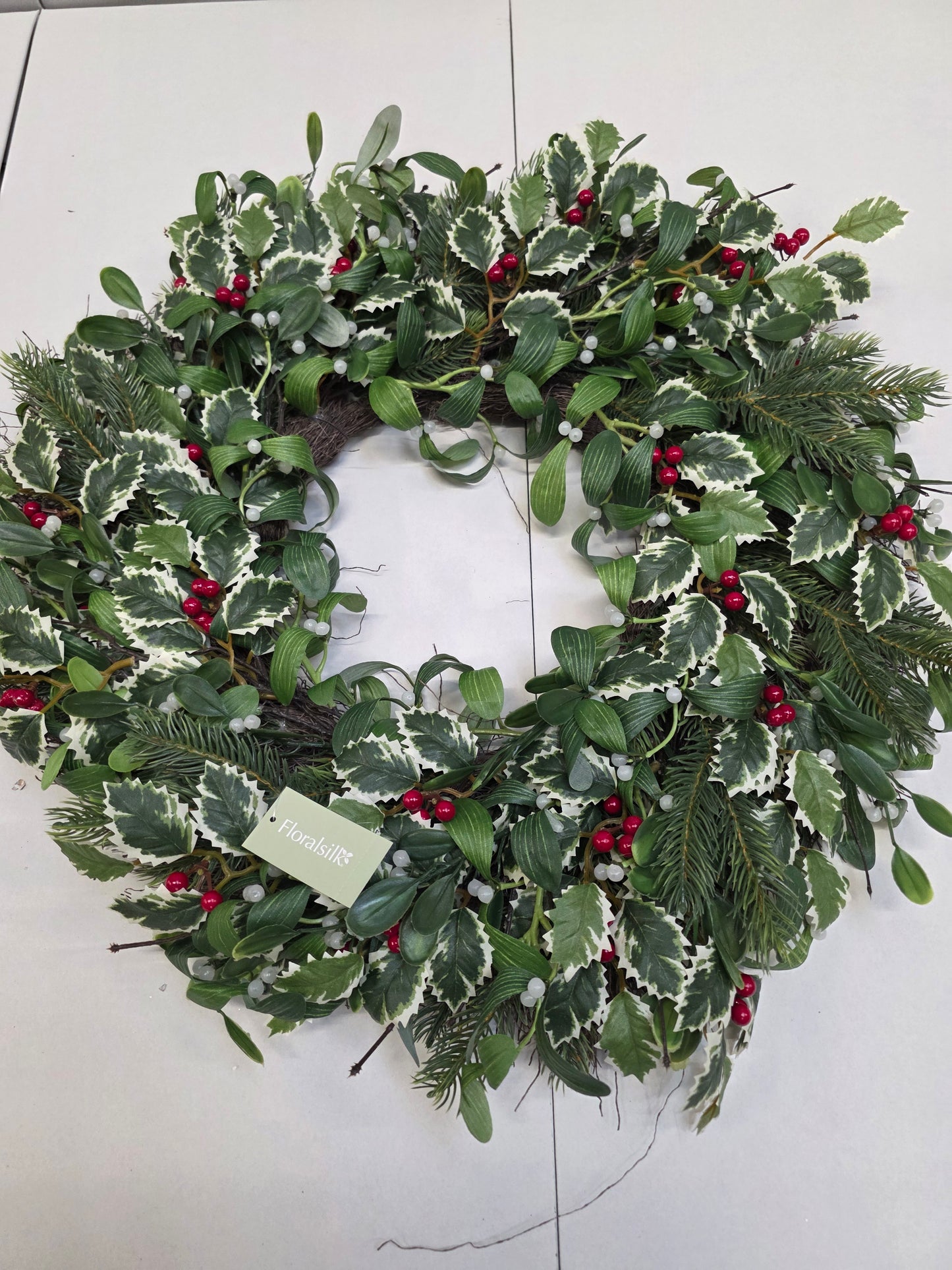 Wreath Holly Mistletoe 60cm