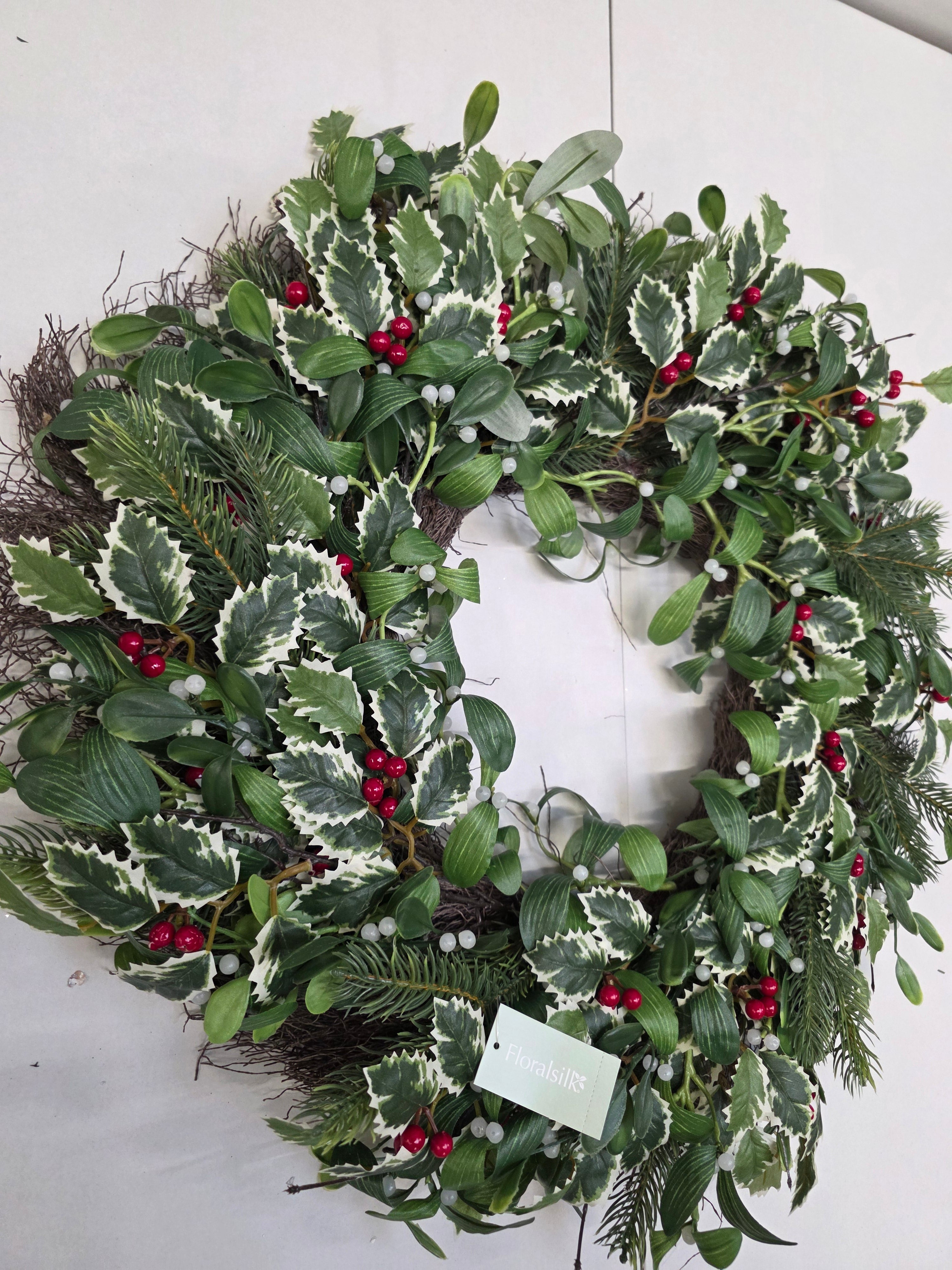 Wreath Holly Mistletoe 60cm