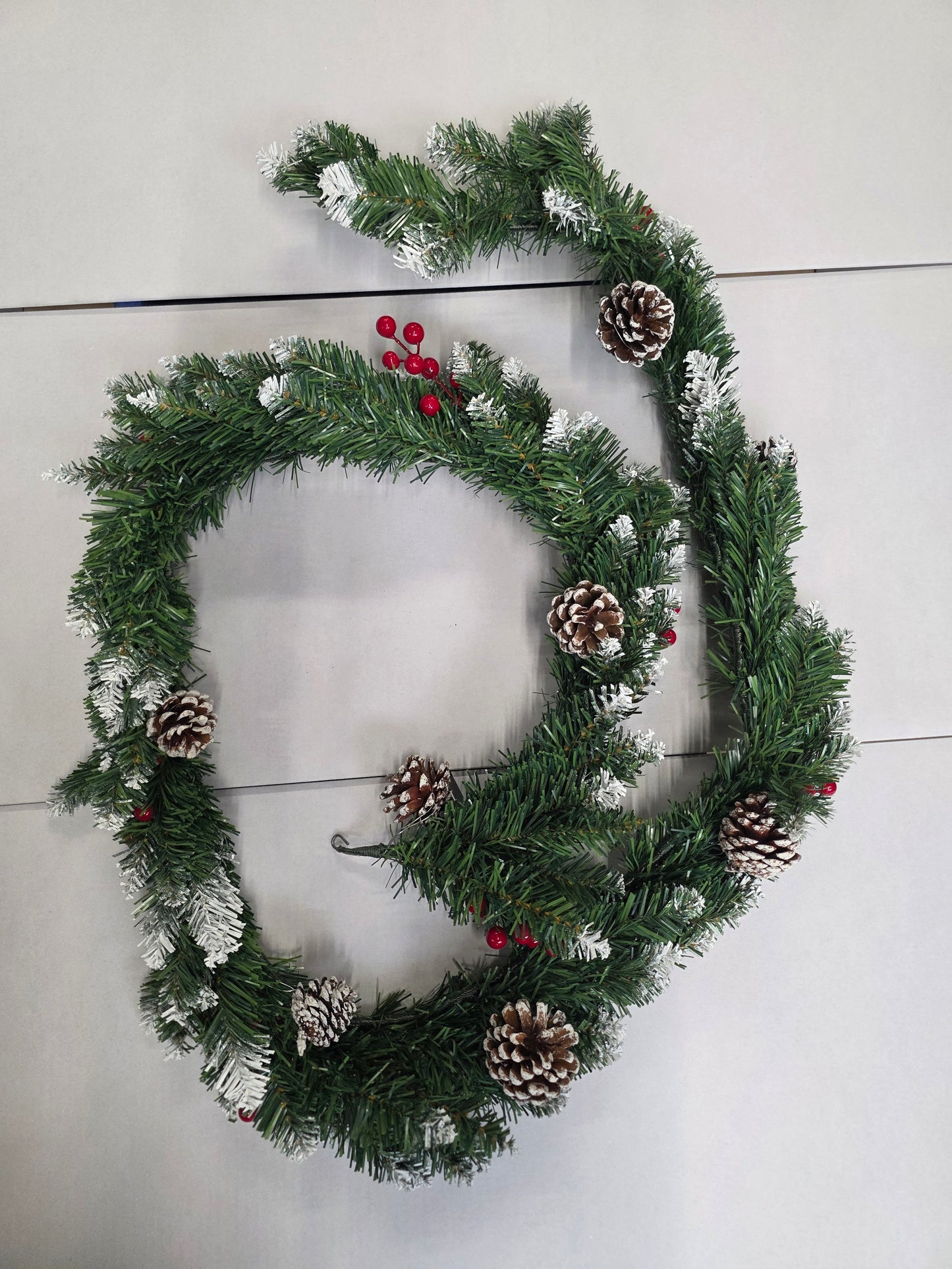 Garland Berry And Cones 200cm