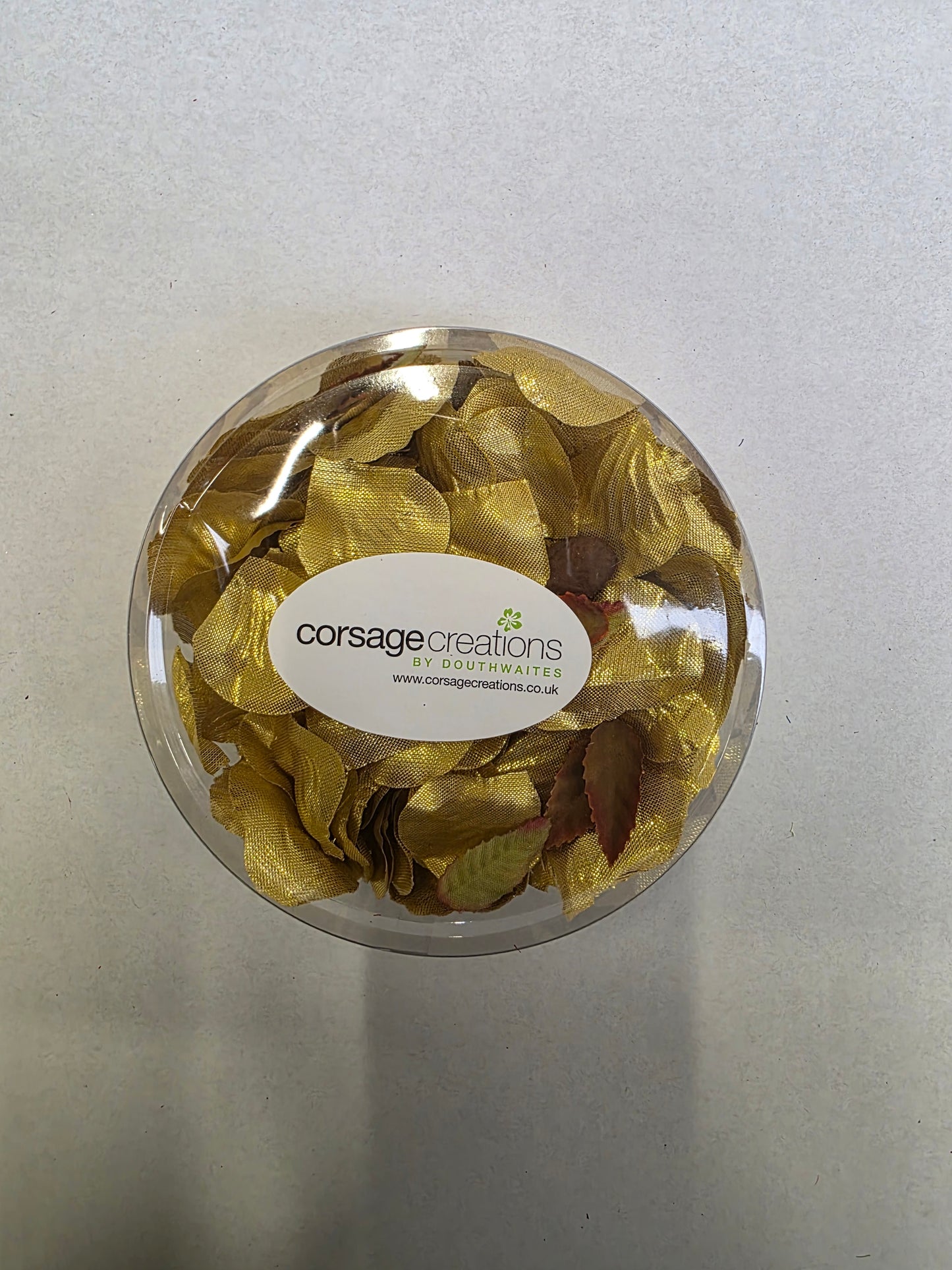 Artificial Rose Petals Met Gold Box (PACK OF 2)