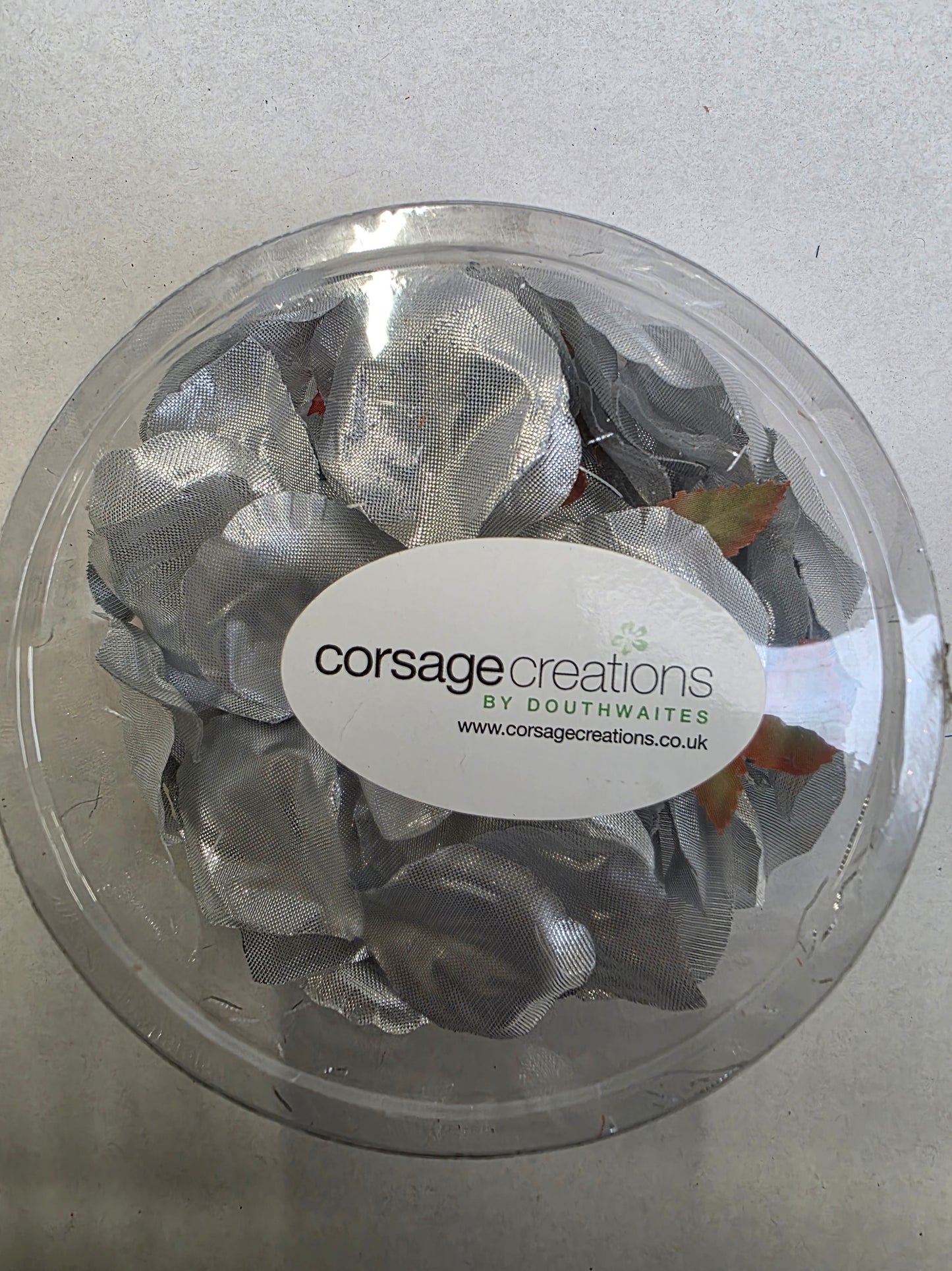 Artificial Rose Petals Met Silver Box (PACK OF 2)