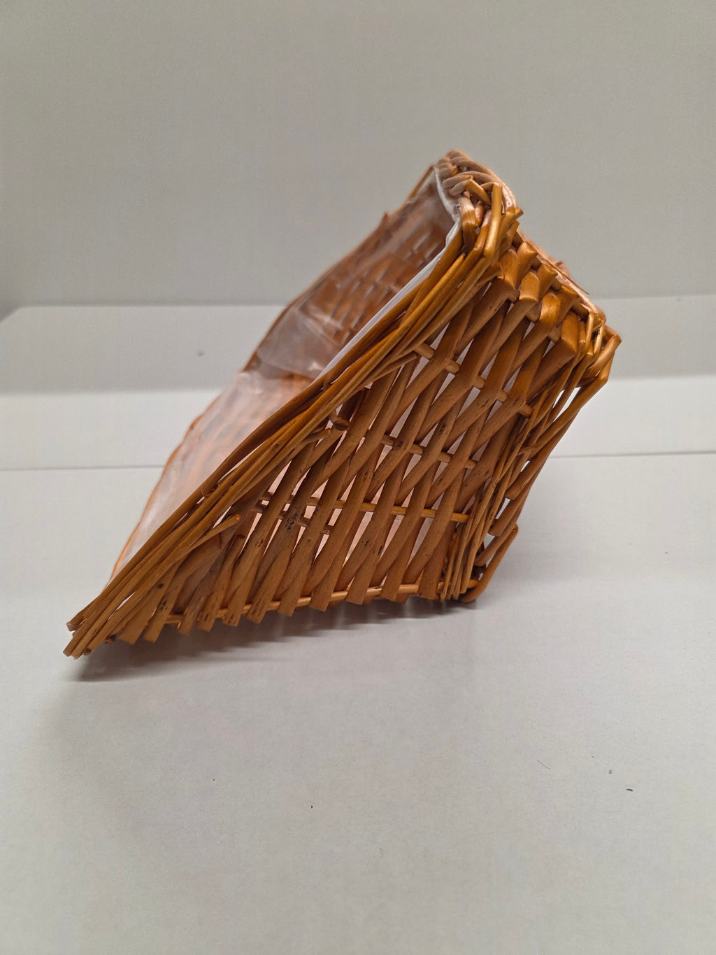 Fruit Tray Willow 14 Inch