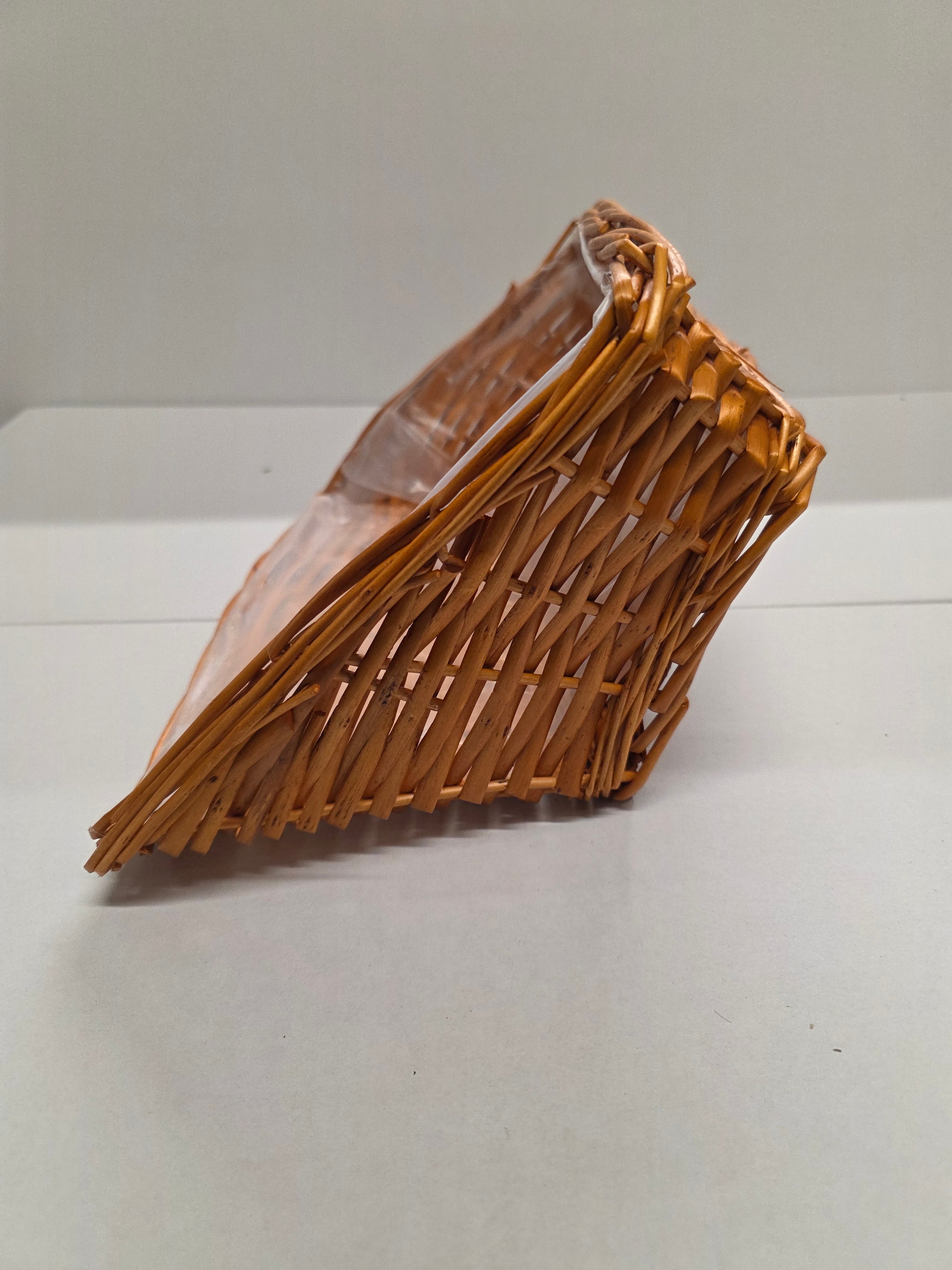 Fruit Tray Willow 14 Inch