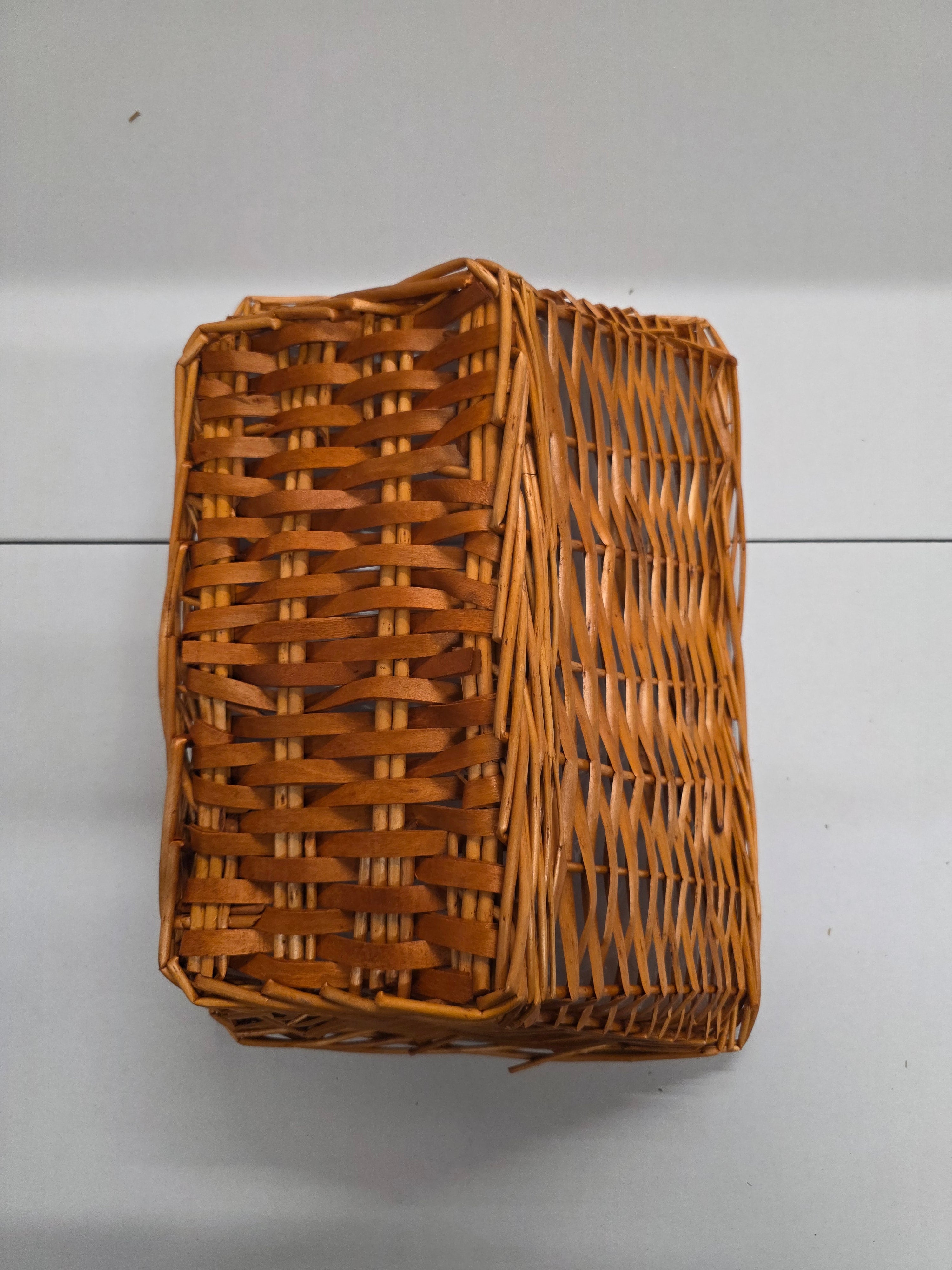 Fruit Tray Willow 14 Inch