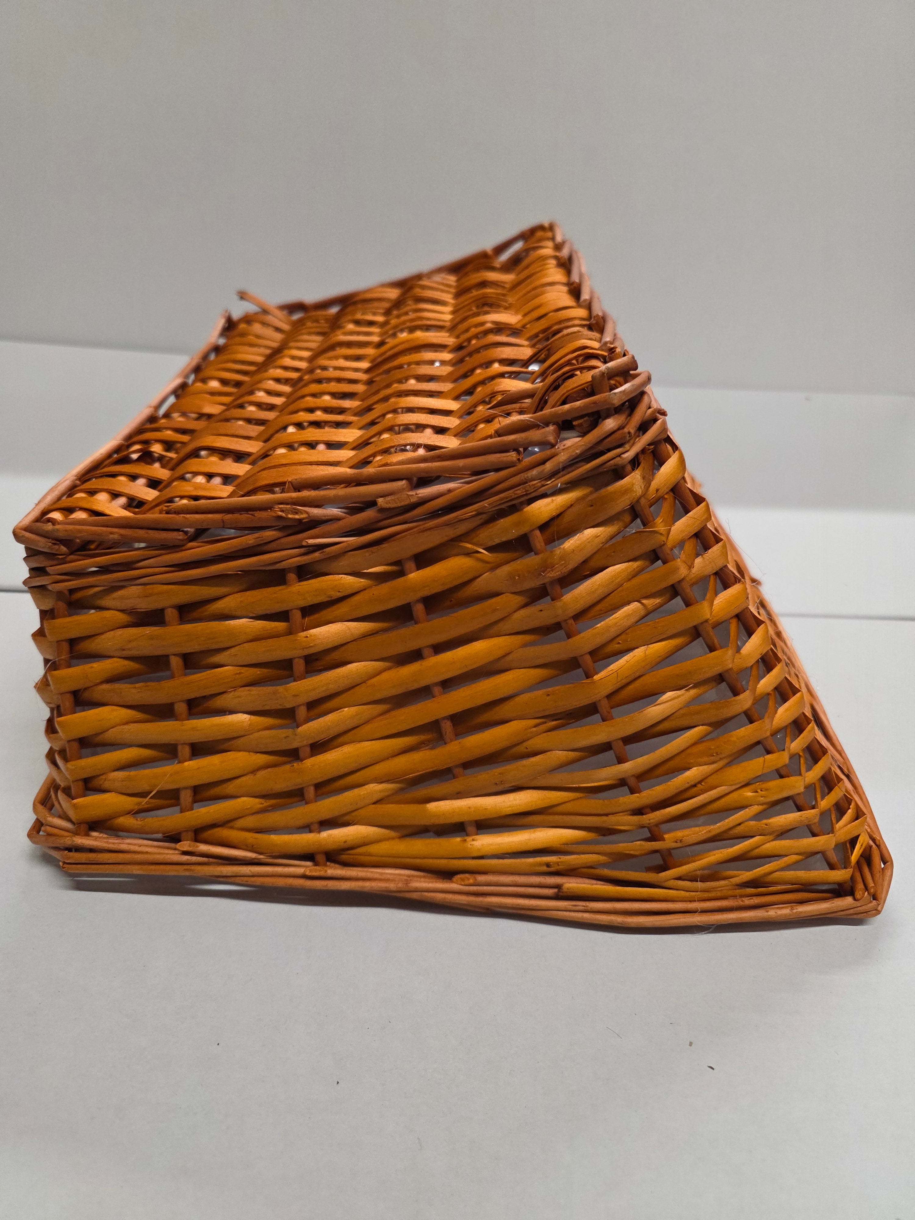 Fruit Tray Willow 17 Inch