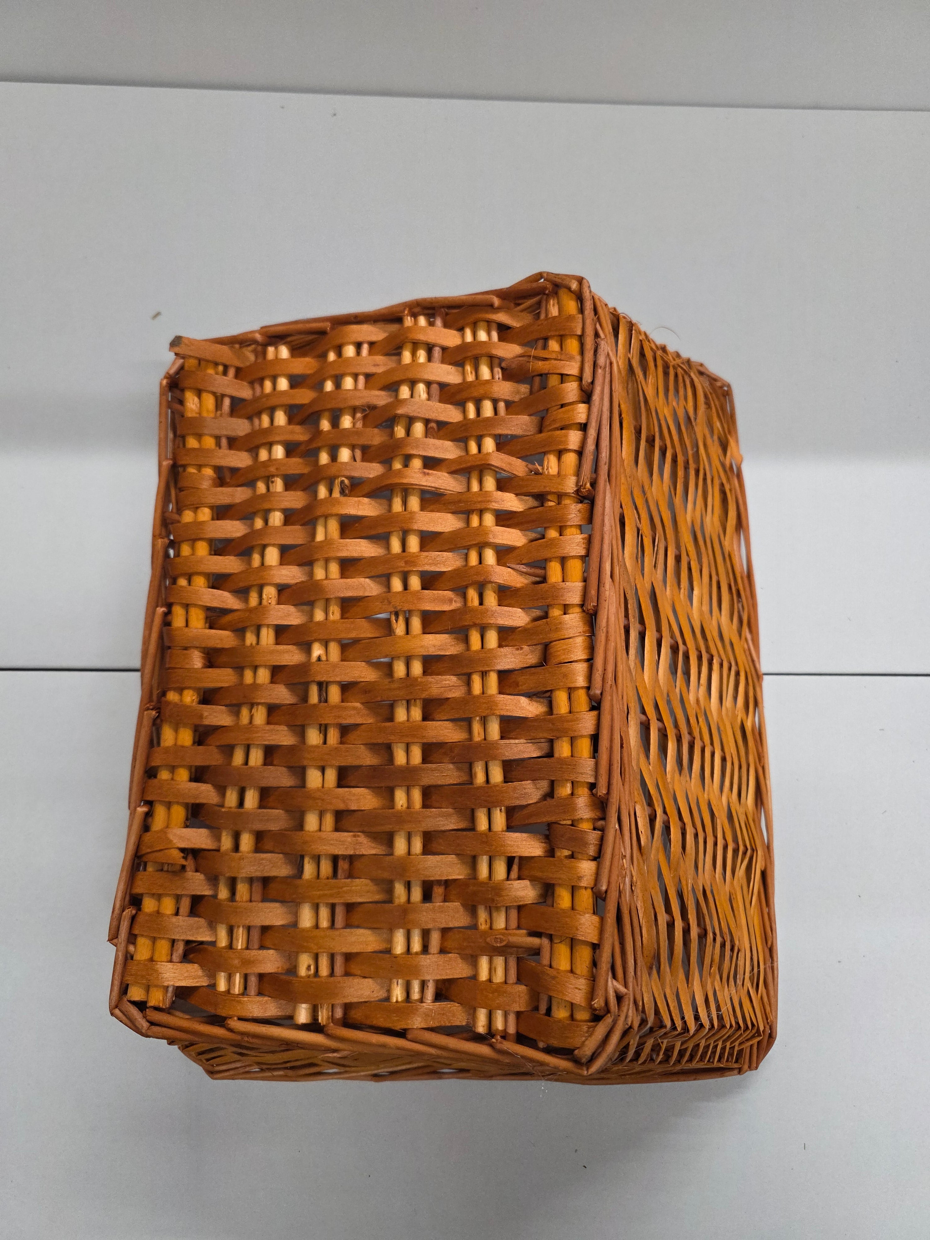 Fruit Tray Willow 17 Inch