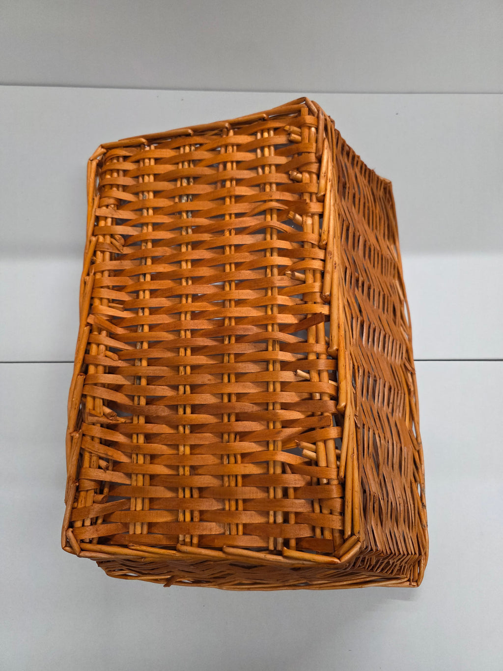 Fruit Tray Willow 20 Inch