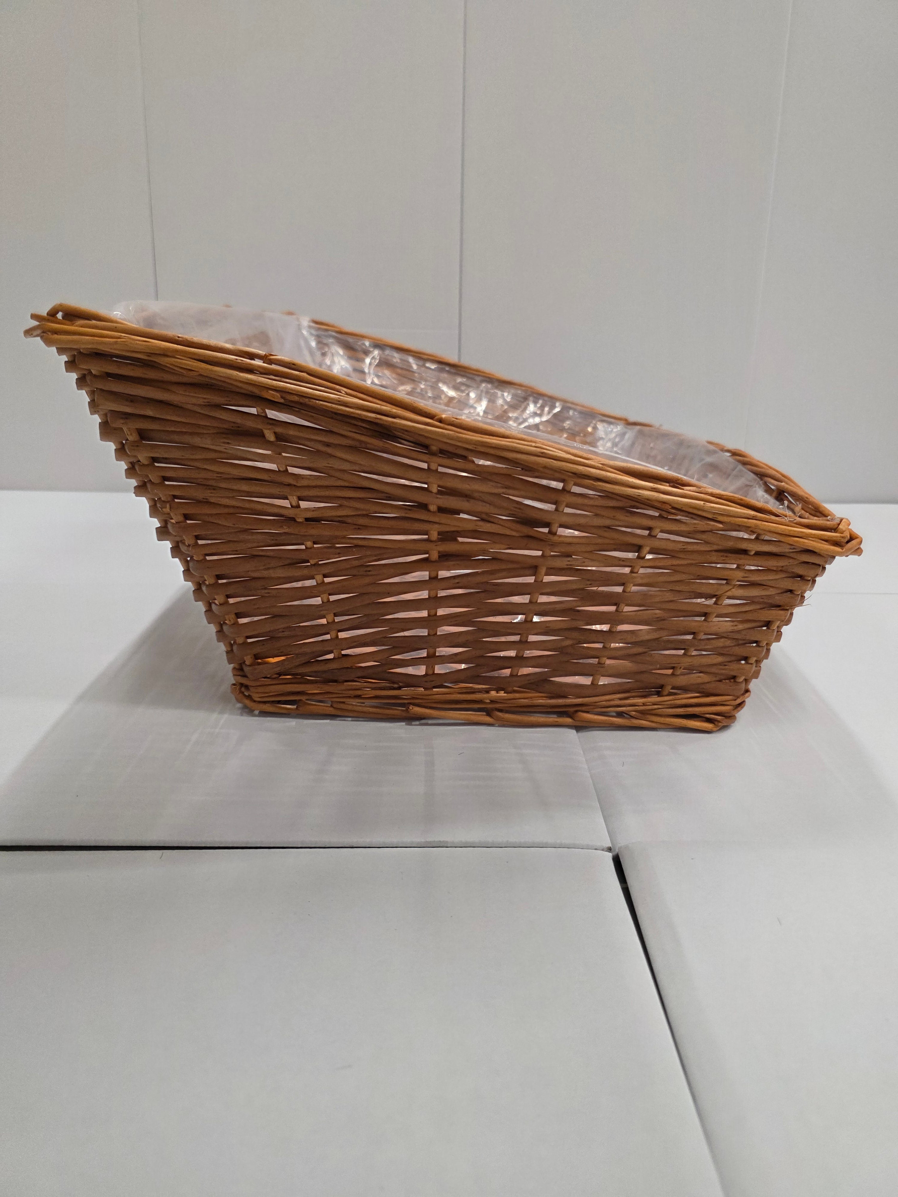 Fruit Tray Willow 24 Inch