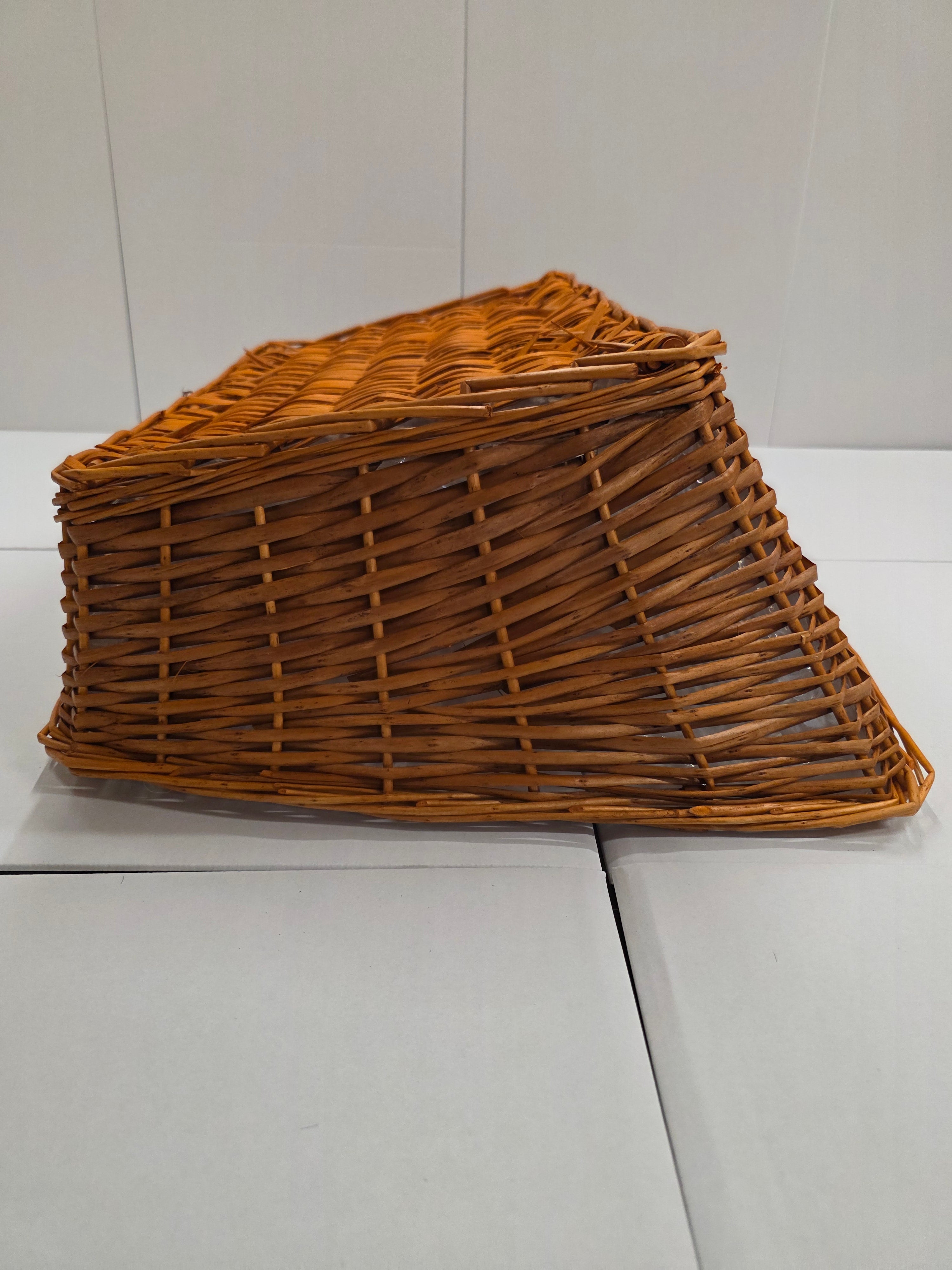 Fruit Tray Willow 24 Inch