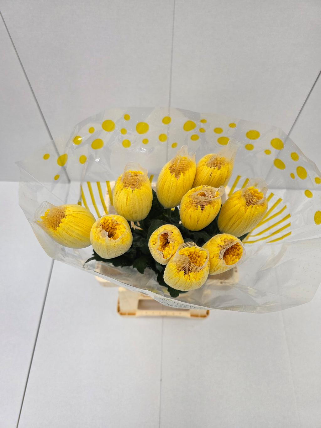 Farm Fresh Chrysanthemum G Anastasia Yellow Import (Bunch of 10units, Length 70cm)
