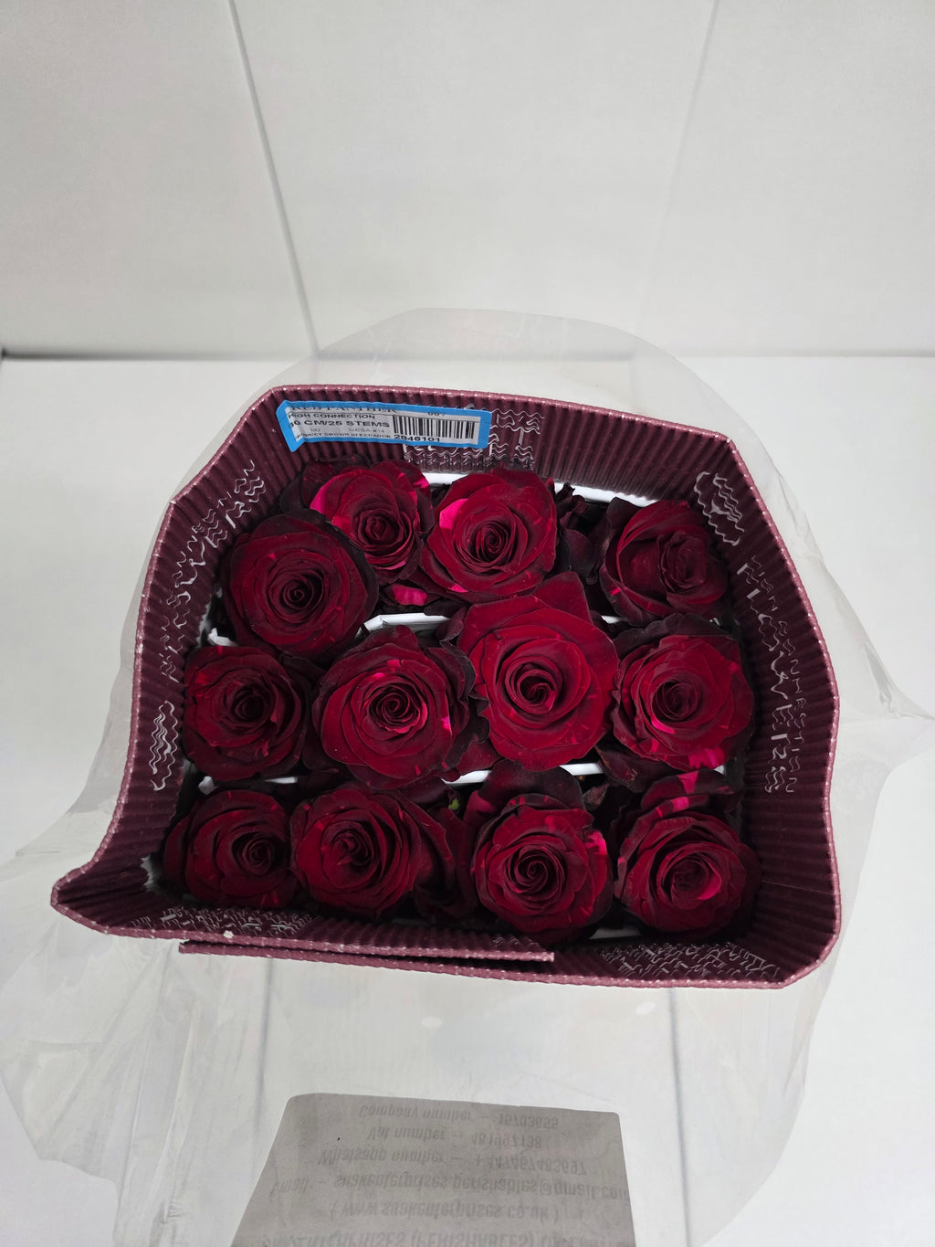 Farm Fresh Rosa Ecuadorian Gr Red Panther (Bunch of 25 stems, Length 60cm)