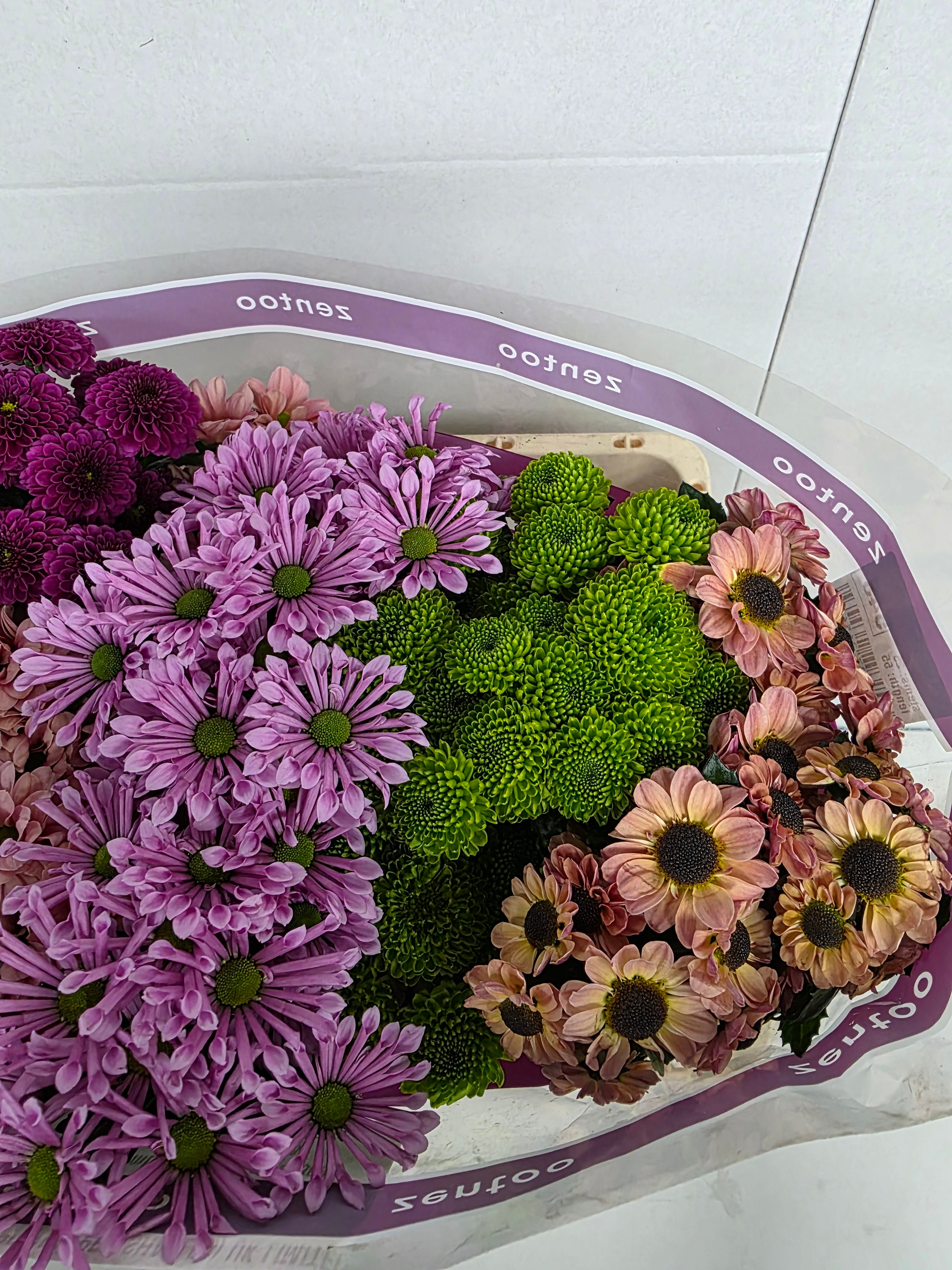 Farm Fresh Santini Happy Mix (Bunch of 25 stems, Length 55cm)