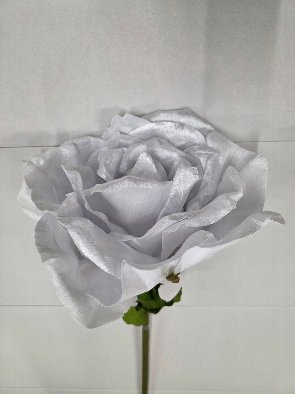 Artificial Giant Rose Velvet Silver 116cm