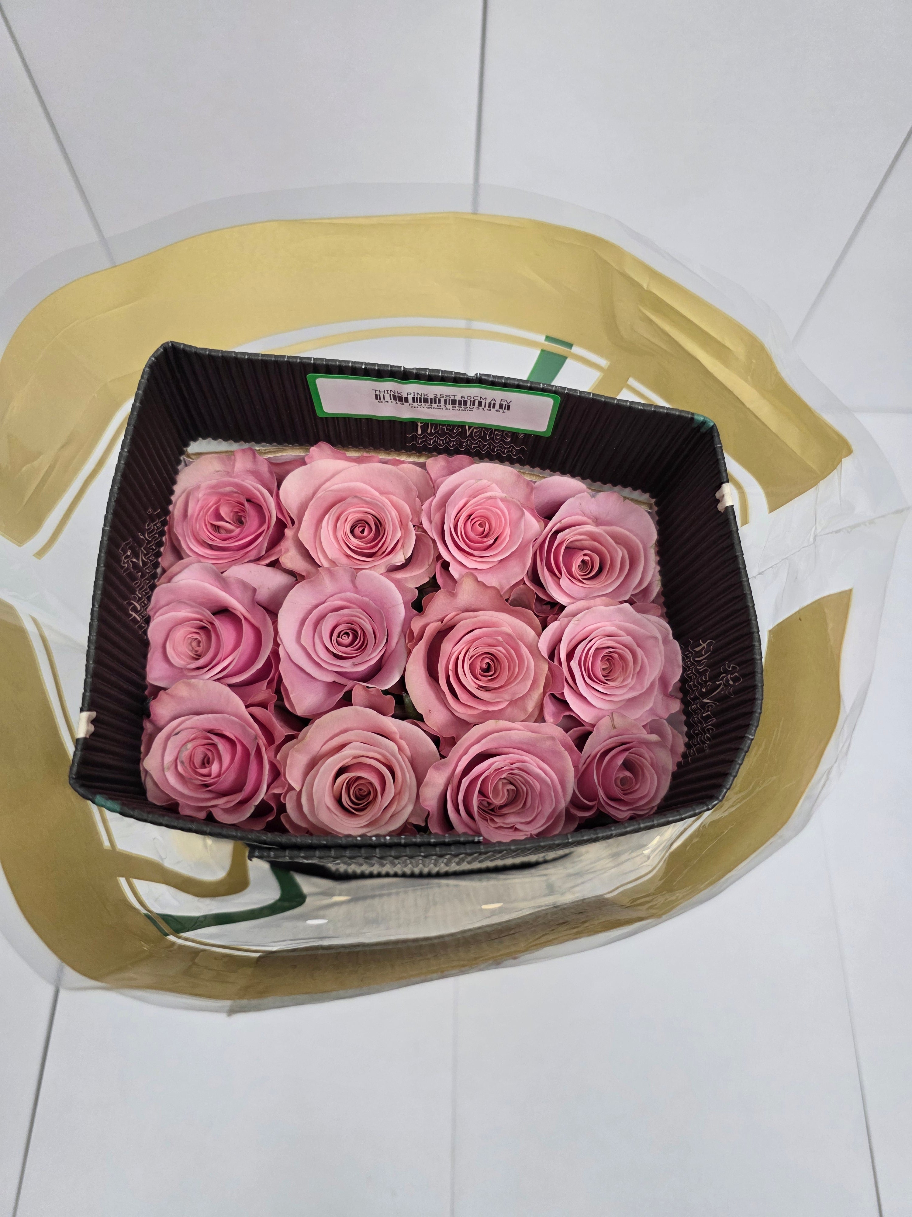 Farm Fresh Rosa Ecuadorian Gr Think Pink  (Bunch of 25 stems, Length 60cm)