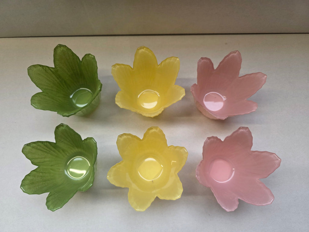 Tealight Tulip Assorted 7.5x5.5cm (PACK OF 3)