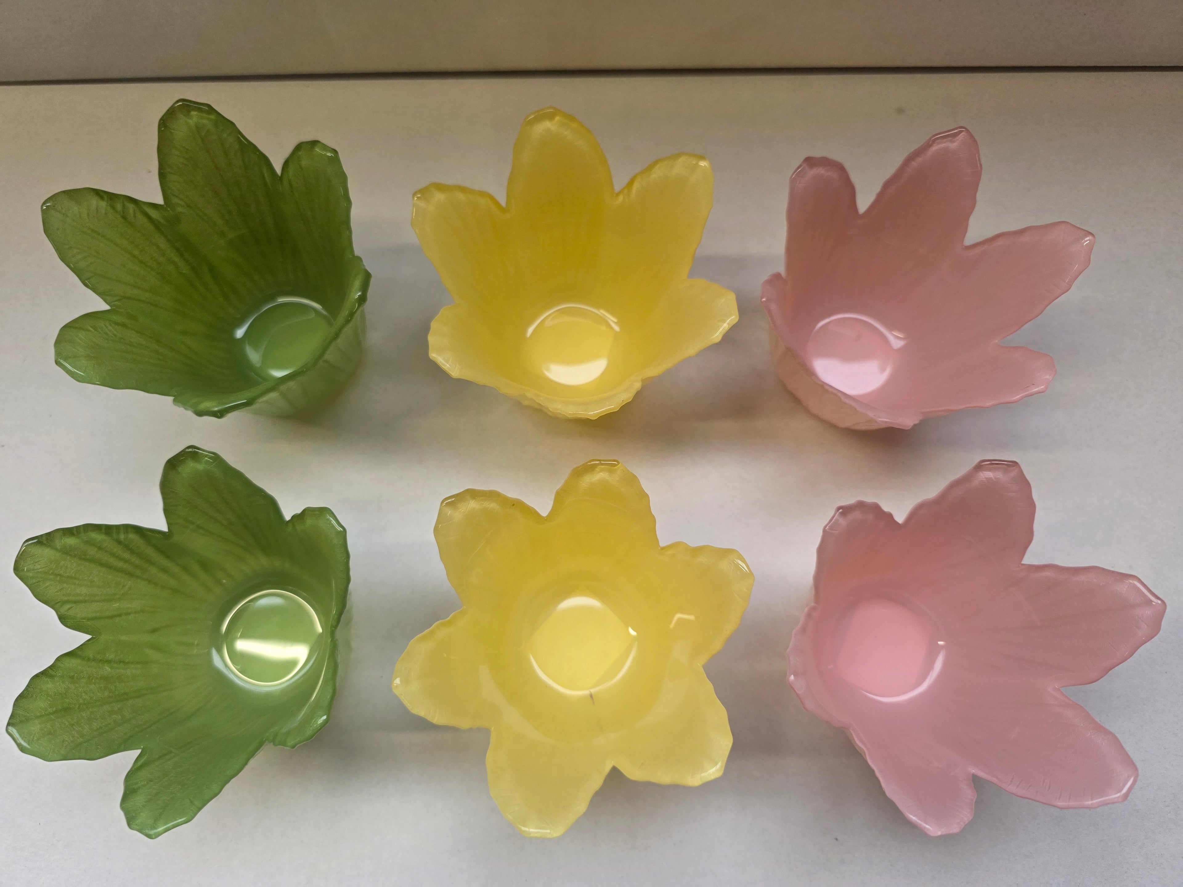 Tealight Tulip Assorted 7.5x5.5cm (PACK OF 3)