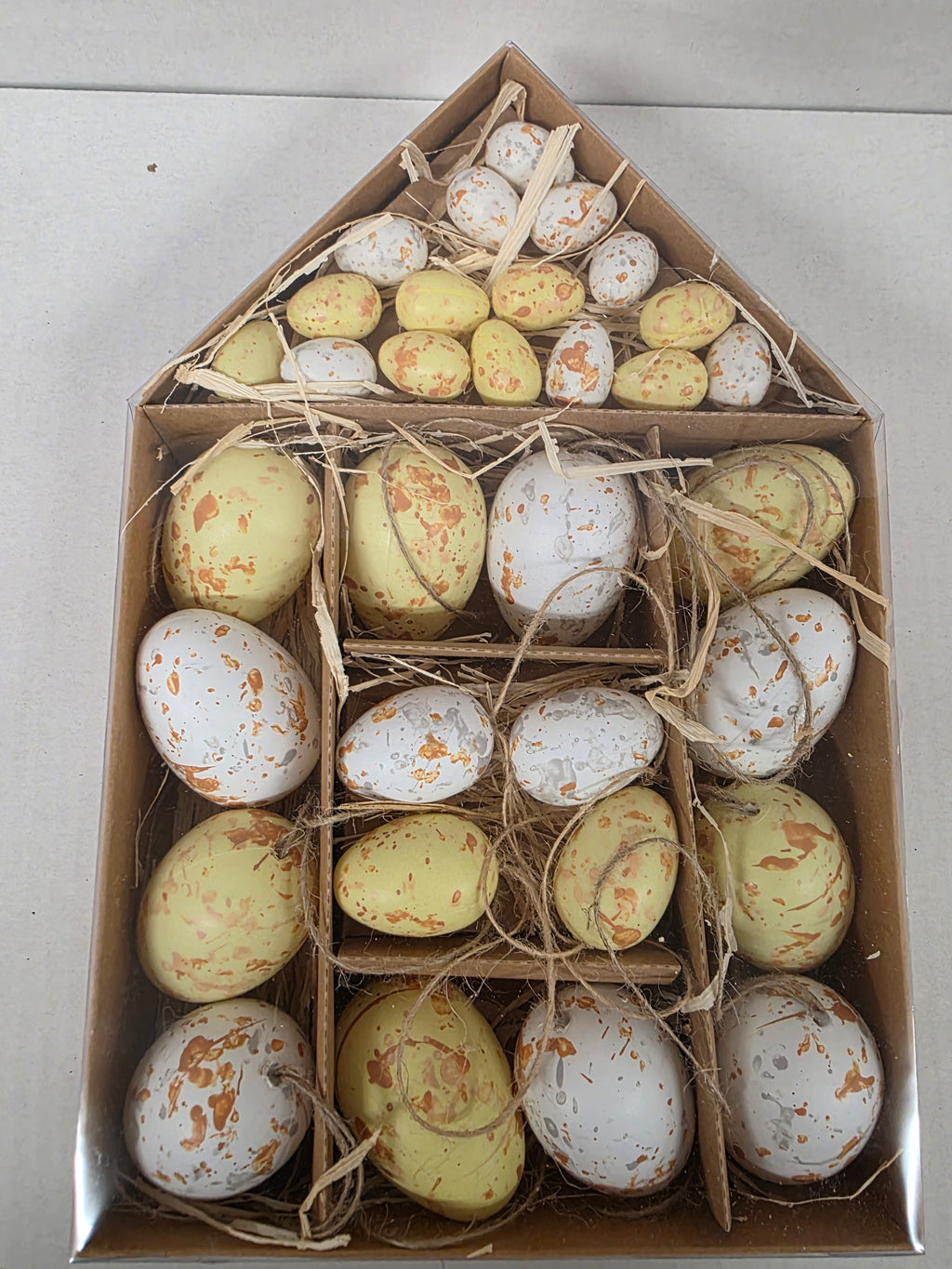 Plastic Eggs Assorted Yellow White X32