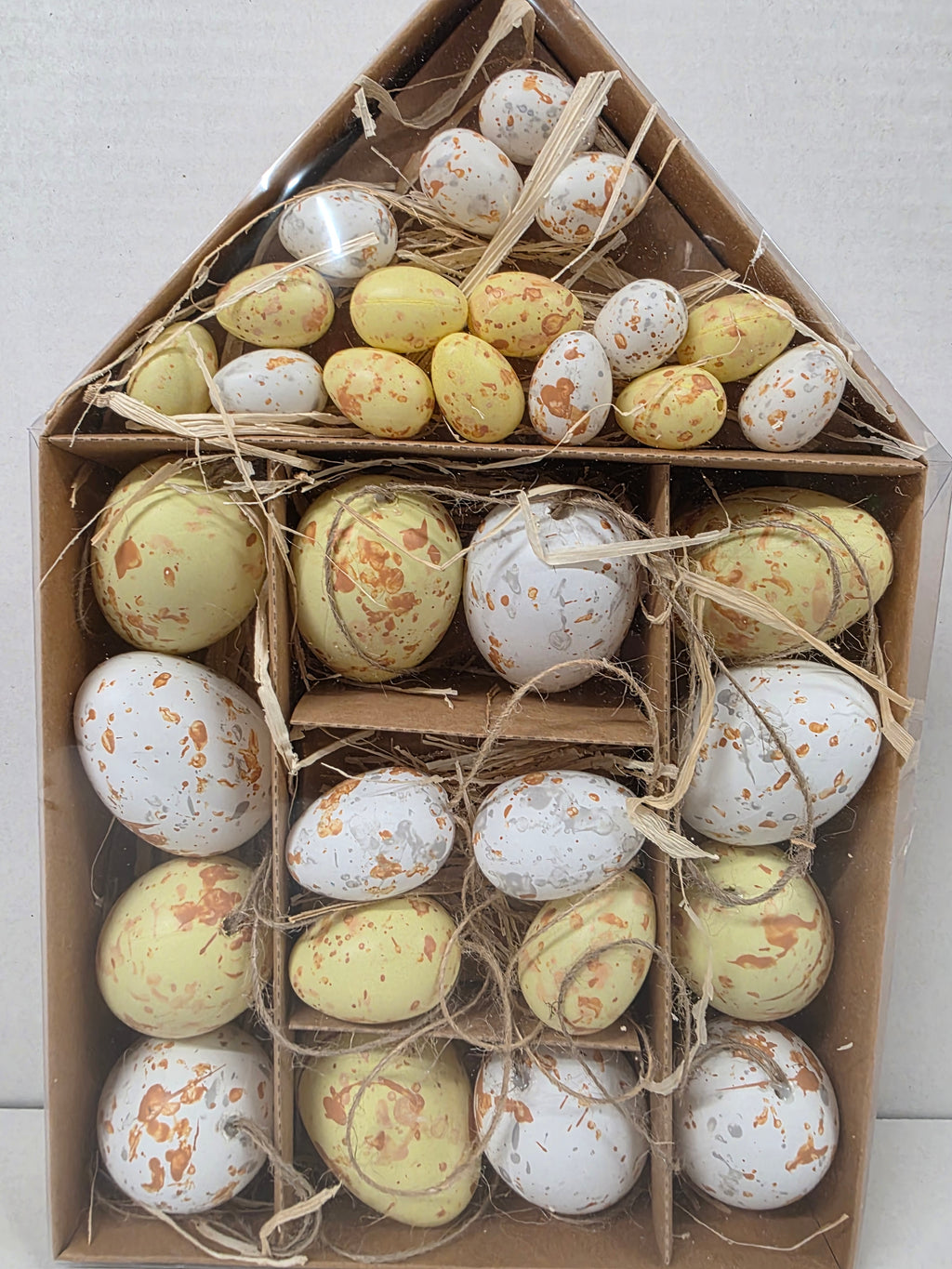 Plastic Eggs Assorted Yellow White X32