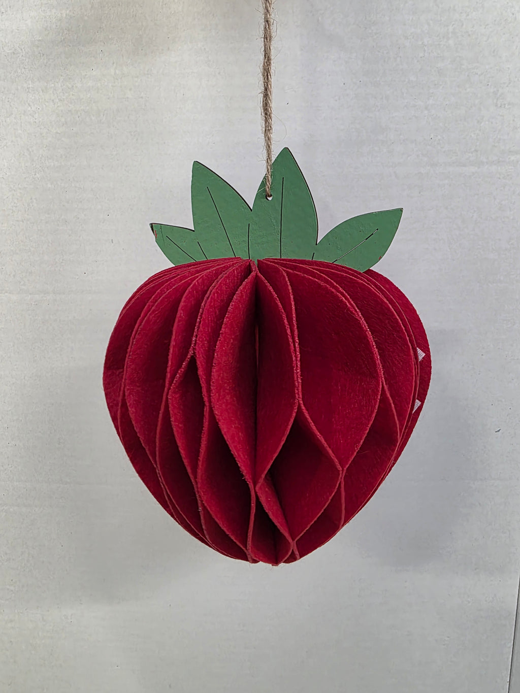 Felt Hanger Strawberry Red 14x14x20cm