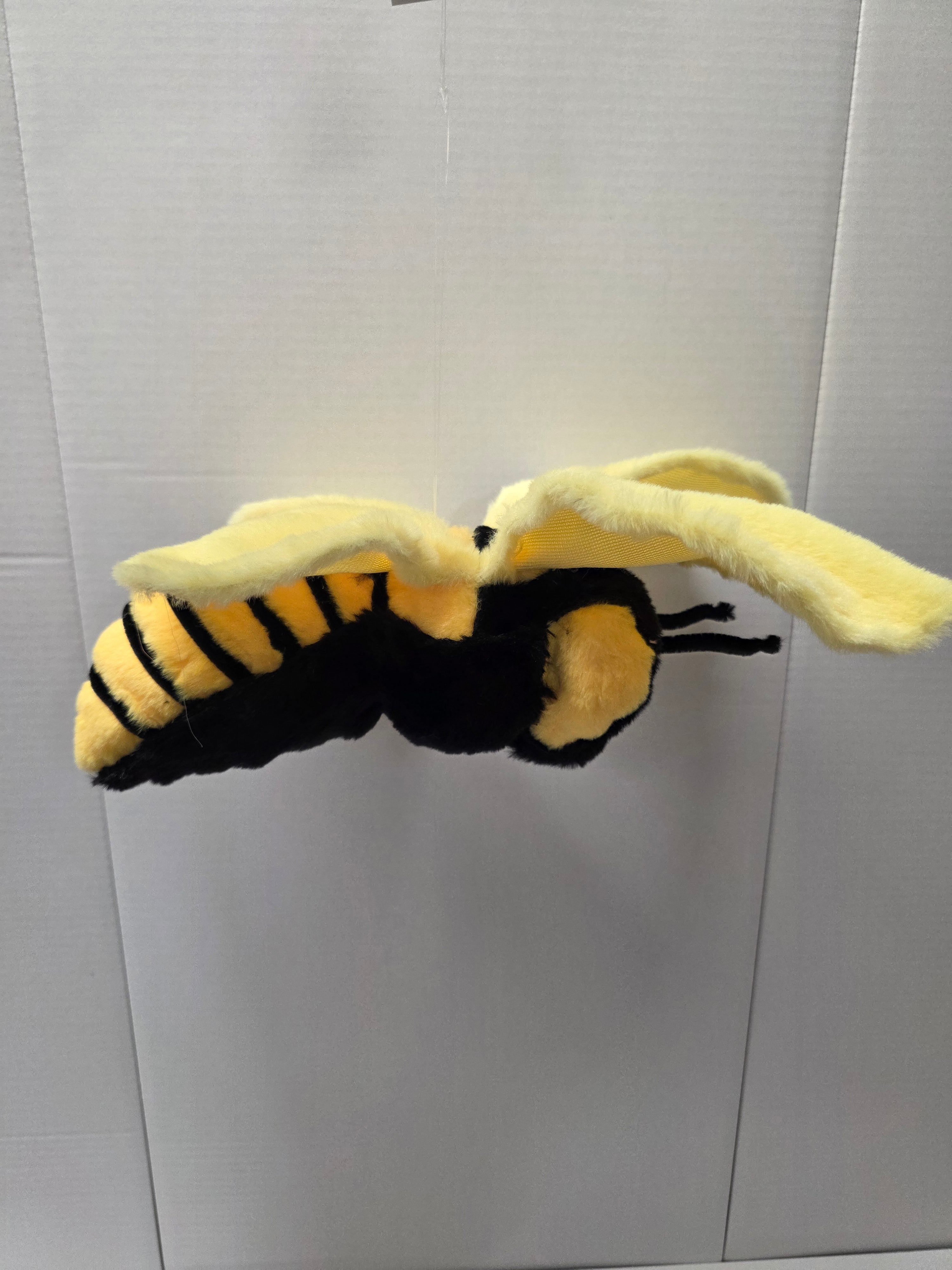 Fabric Bee Hanger 38x26cm