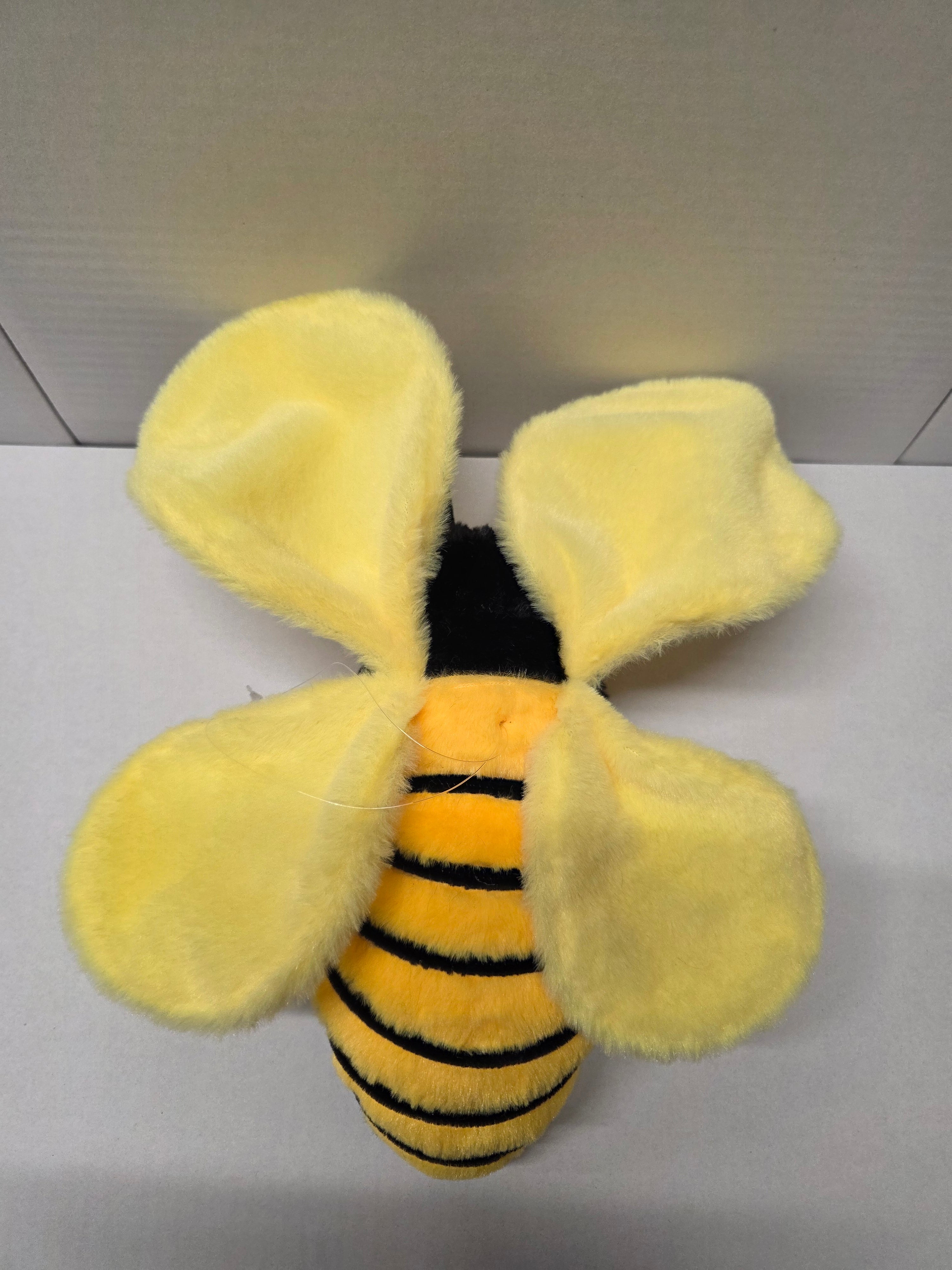 Fabric Bee Hanger 38x26cm
